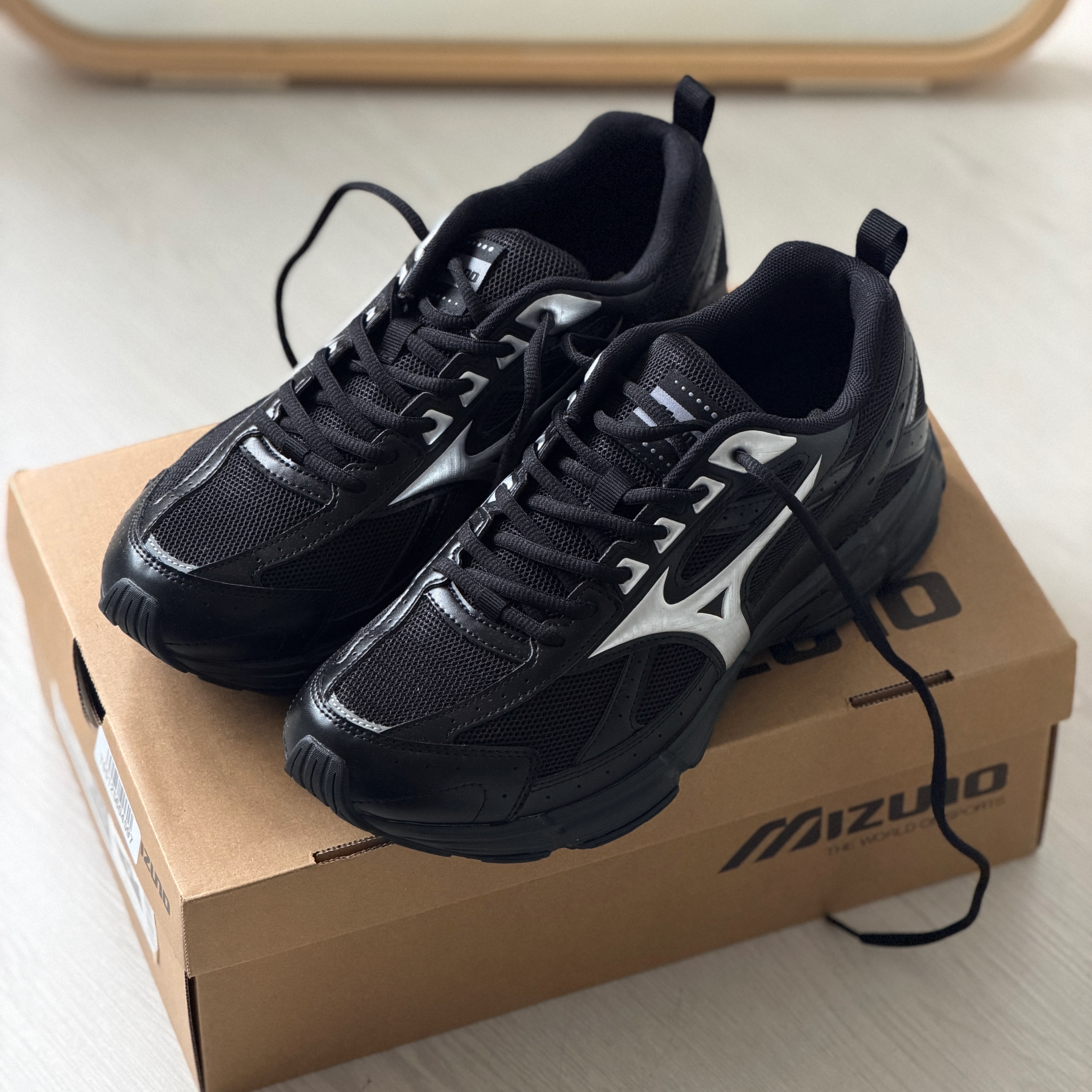 現貨 | Mizuno Sportstyle Speed 黑銀色