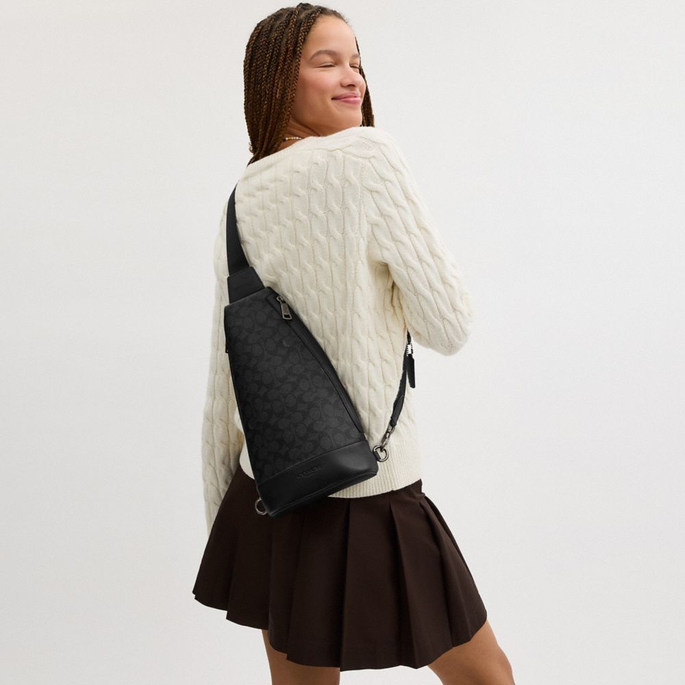 【Coach Outlet】Dominic Sling Pack In Signature Canvas  黑