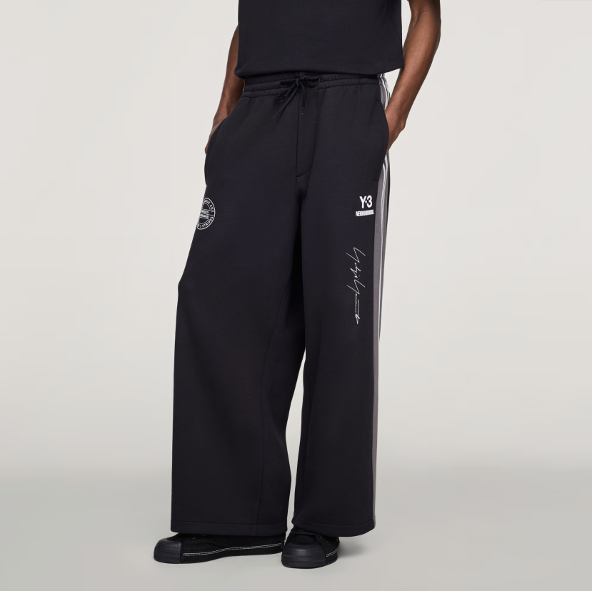 【 Y-3 x NBHD TRACK PANTS 限定運動寬褲 - 黑 】