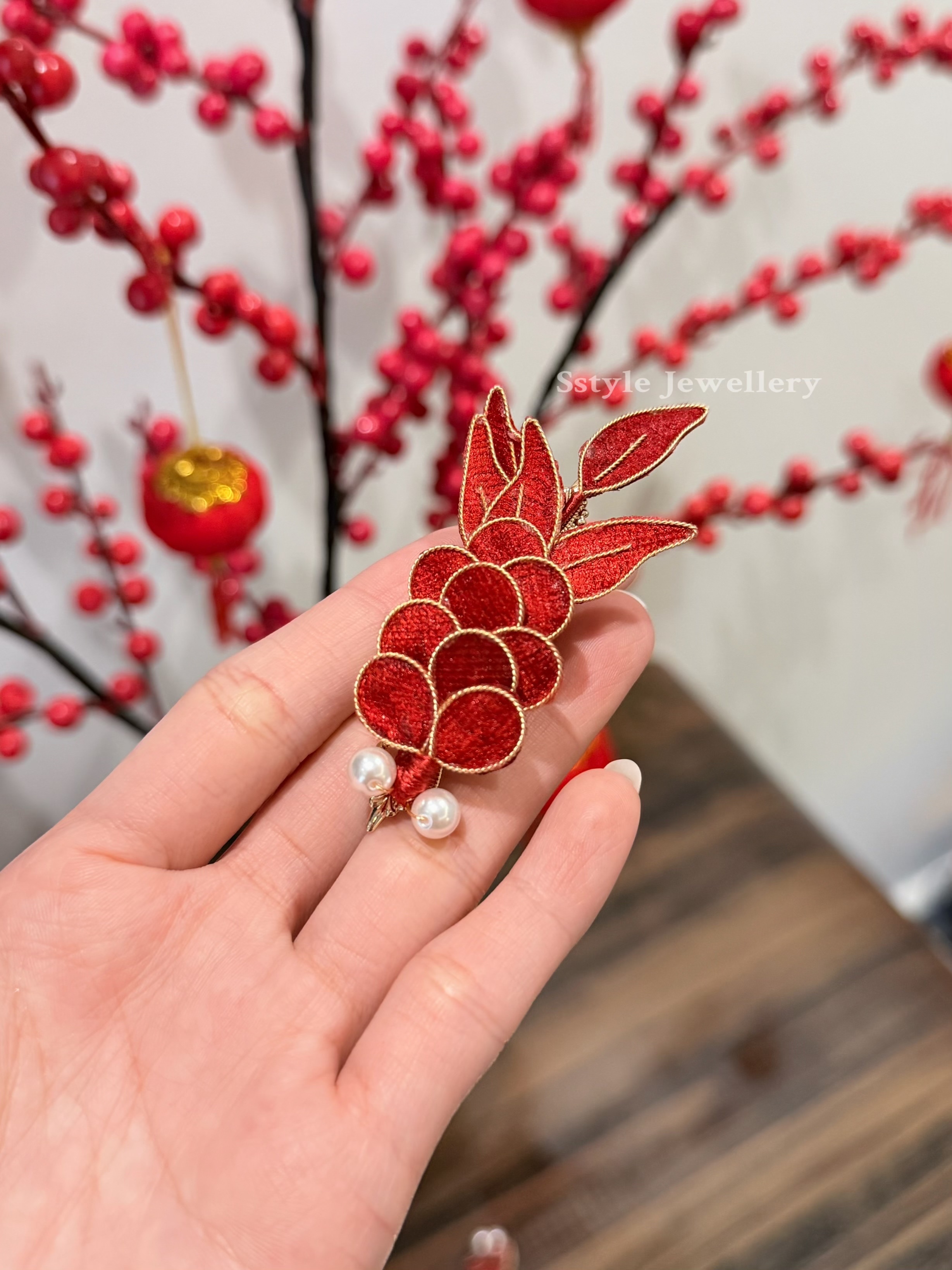 Koi Hairclip