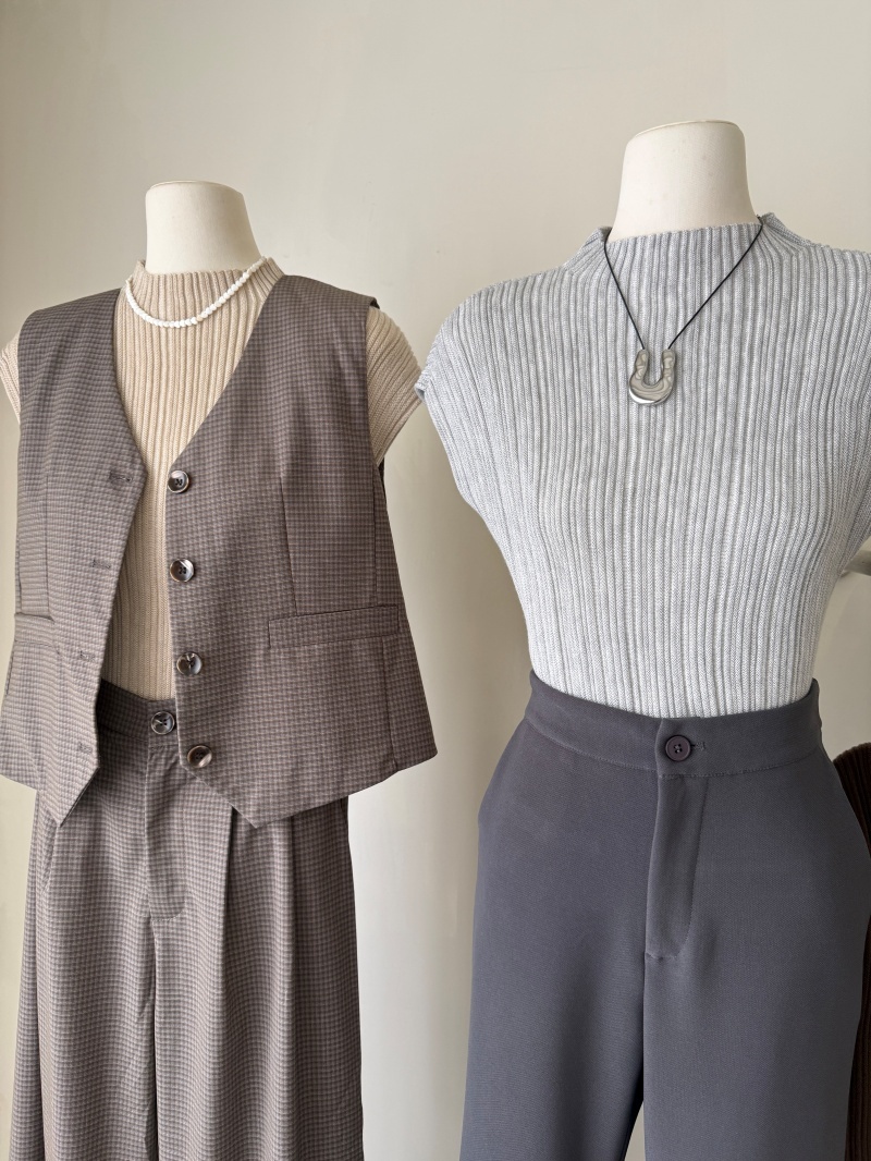 A3351-坑條針織削肩背心