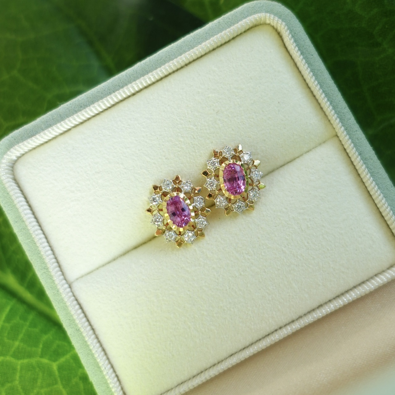 18K雙色金粉紅藍寶石鑽石復古耳釘 - Hot Pink