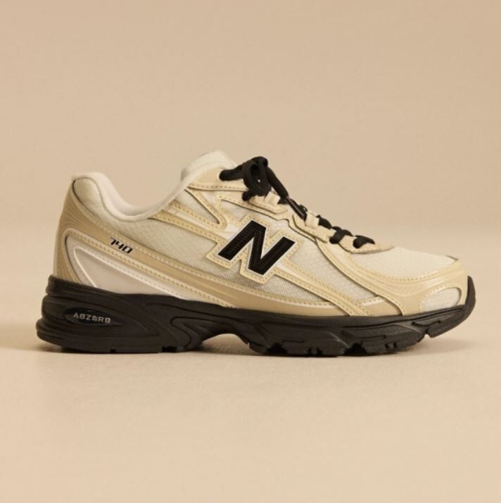 NEW BALANCE 慢跑鞋 NB 740 杏白黑 復古鞋 女 U7404OO