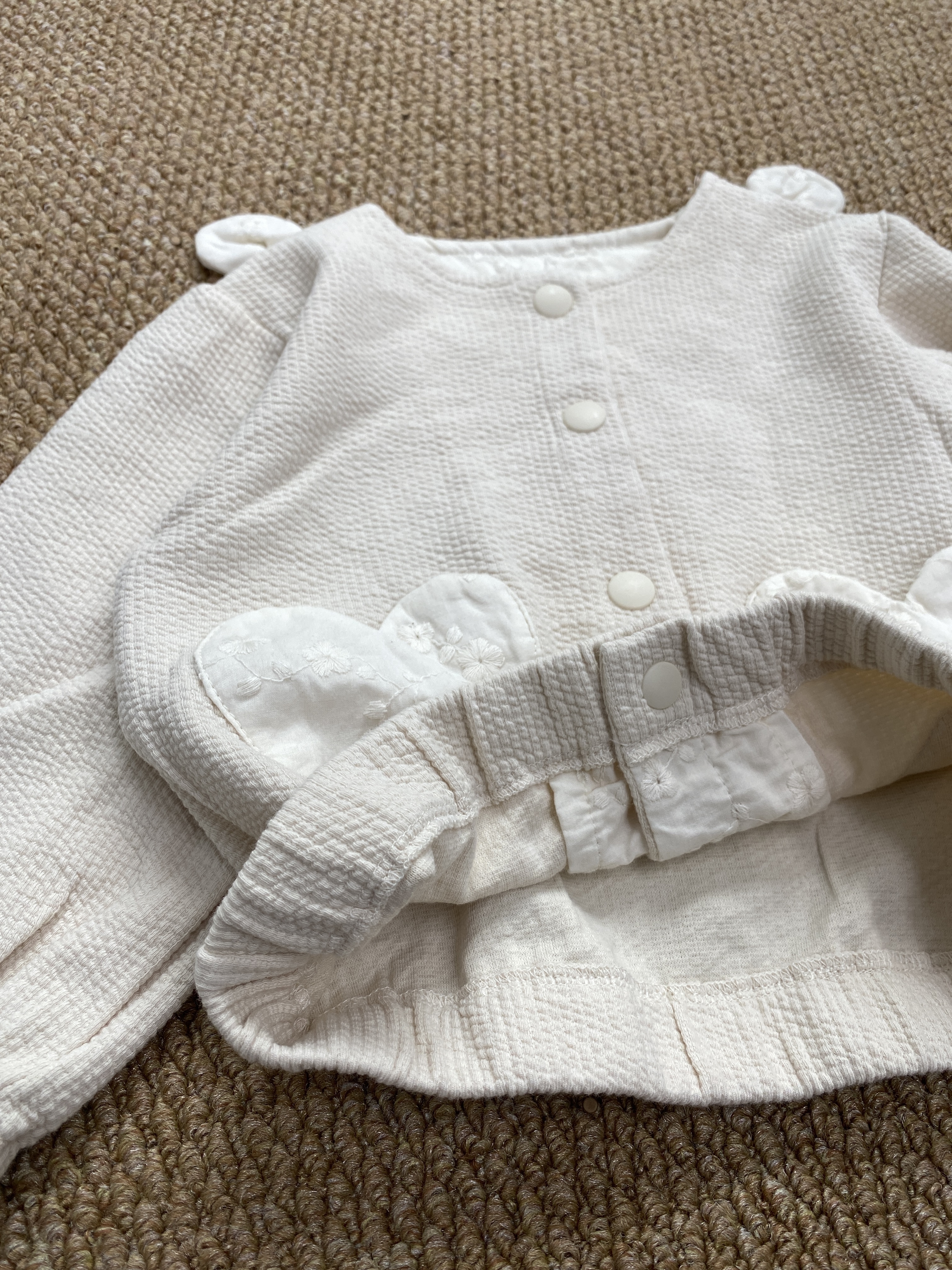 A04250愛心口袋熊耳外套