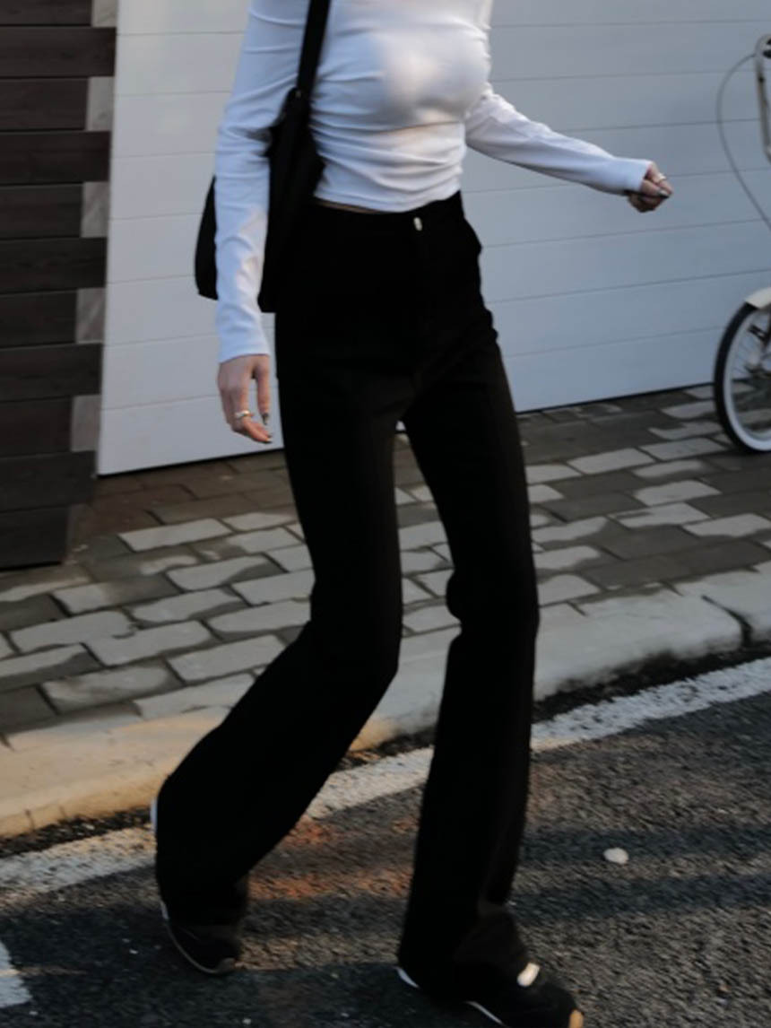 黑系車中線牛仔微喇叭褲