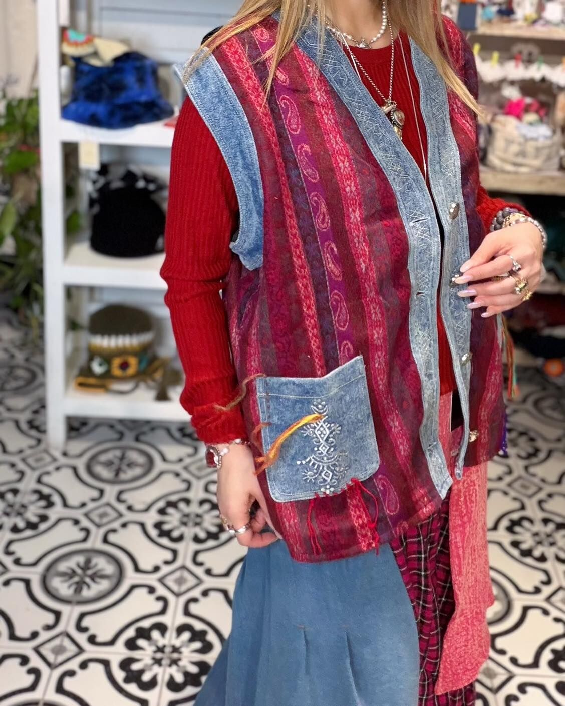 Macrame 羊毛剌繍洗水石磨牛仔馬甲 M3848HS (0206)