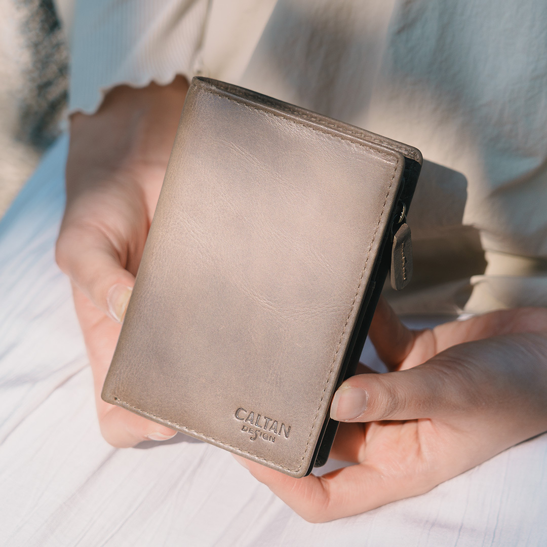 直式對折中短夾-五色(075241)