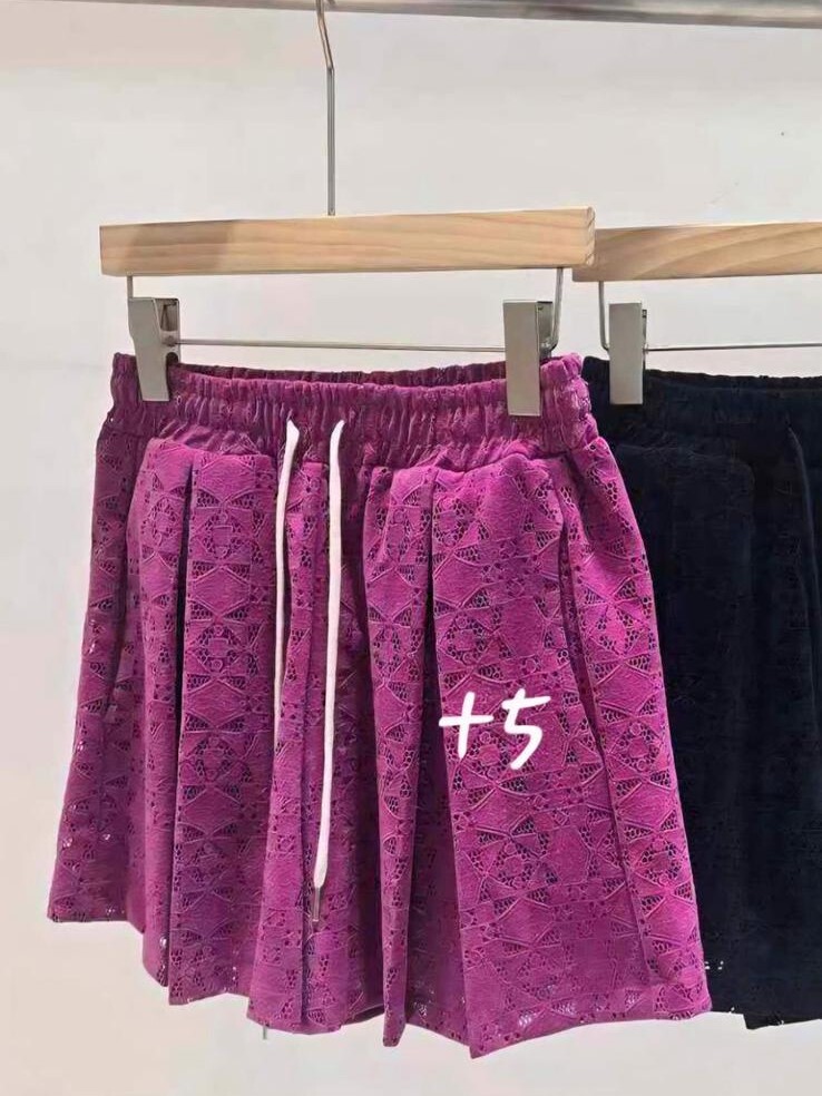 VS40 腰26-37 HIP51 長15 $399 (一口價)