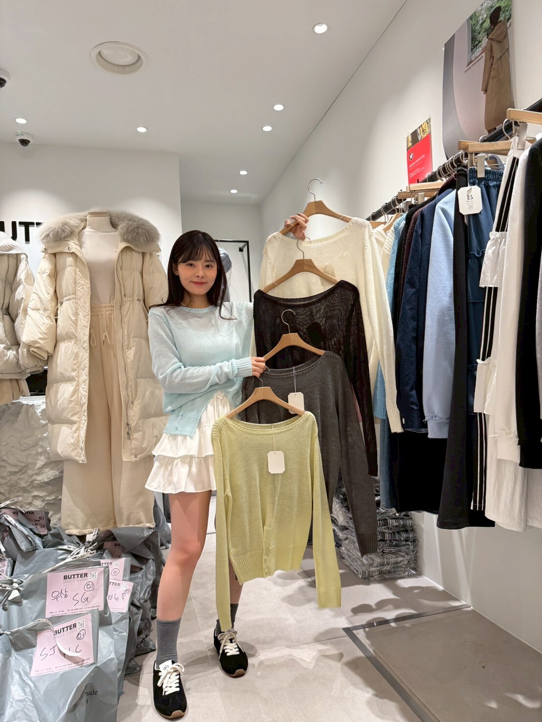 BU5520 透膚下擺鈕扣針織上衣 *特價* (充值購物金不適用)