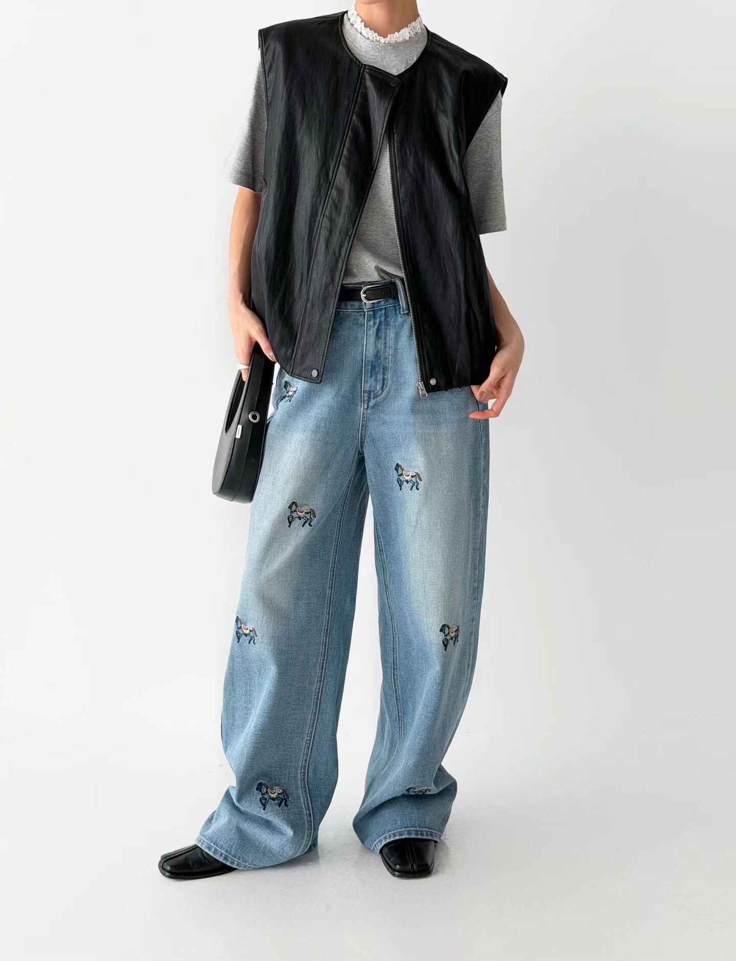 下抓褶圓領皮革背心