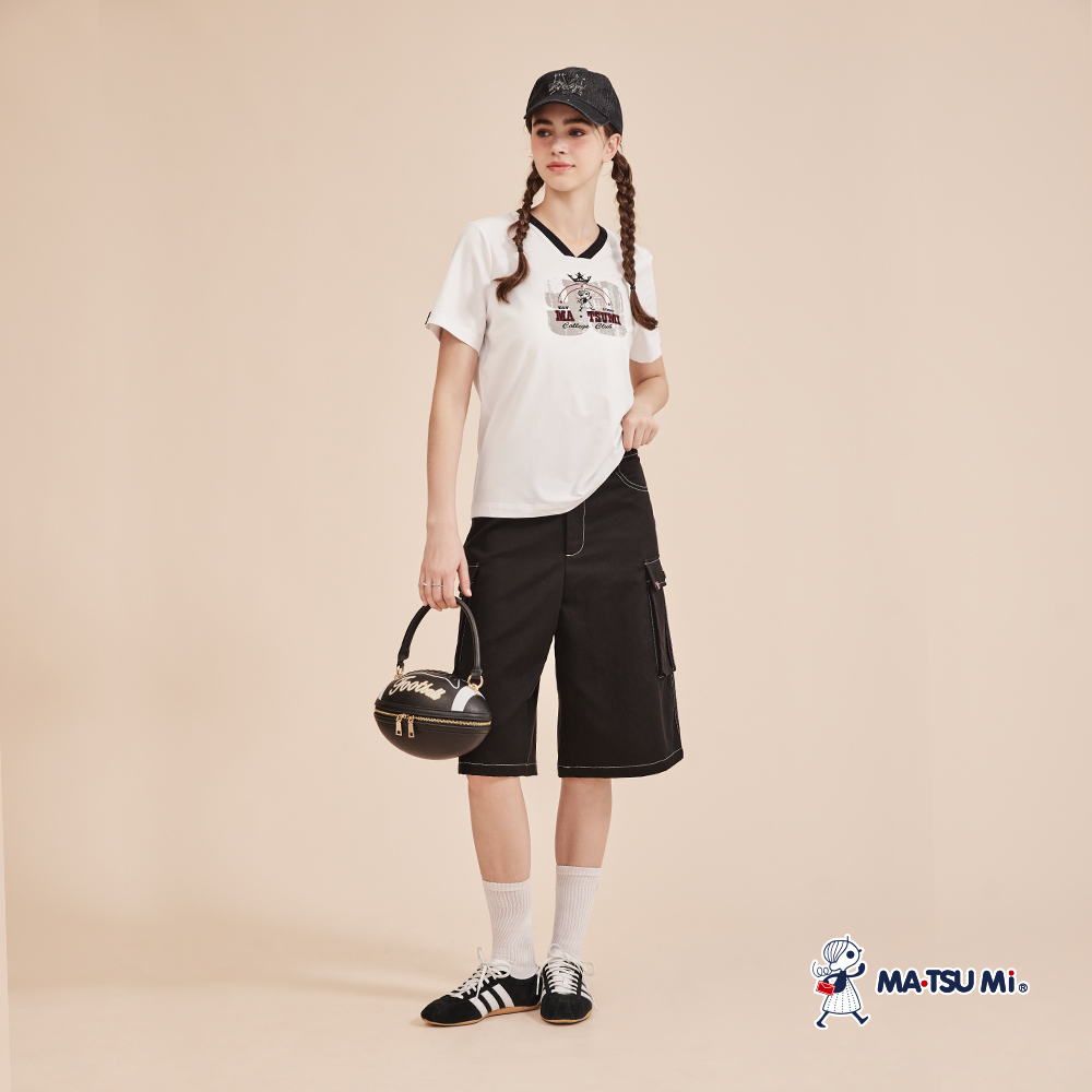 MA‧TSU Mi 寬鬆感撞色V領運動風繡花短袖上衣(白)