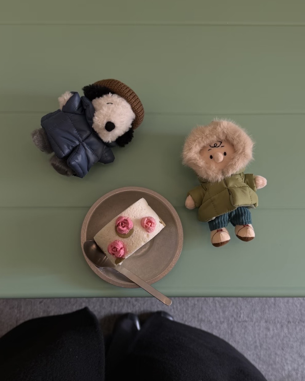 SNOOPY 史努比 冬日絨裝系列 羽絨外套 吊飾 鑰匙圈 / 預購