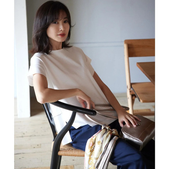 [現貨]折扣 組曲【涼感機能】後背荷葉邊棉質上衣 灰白F