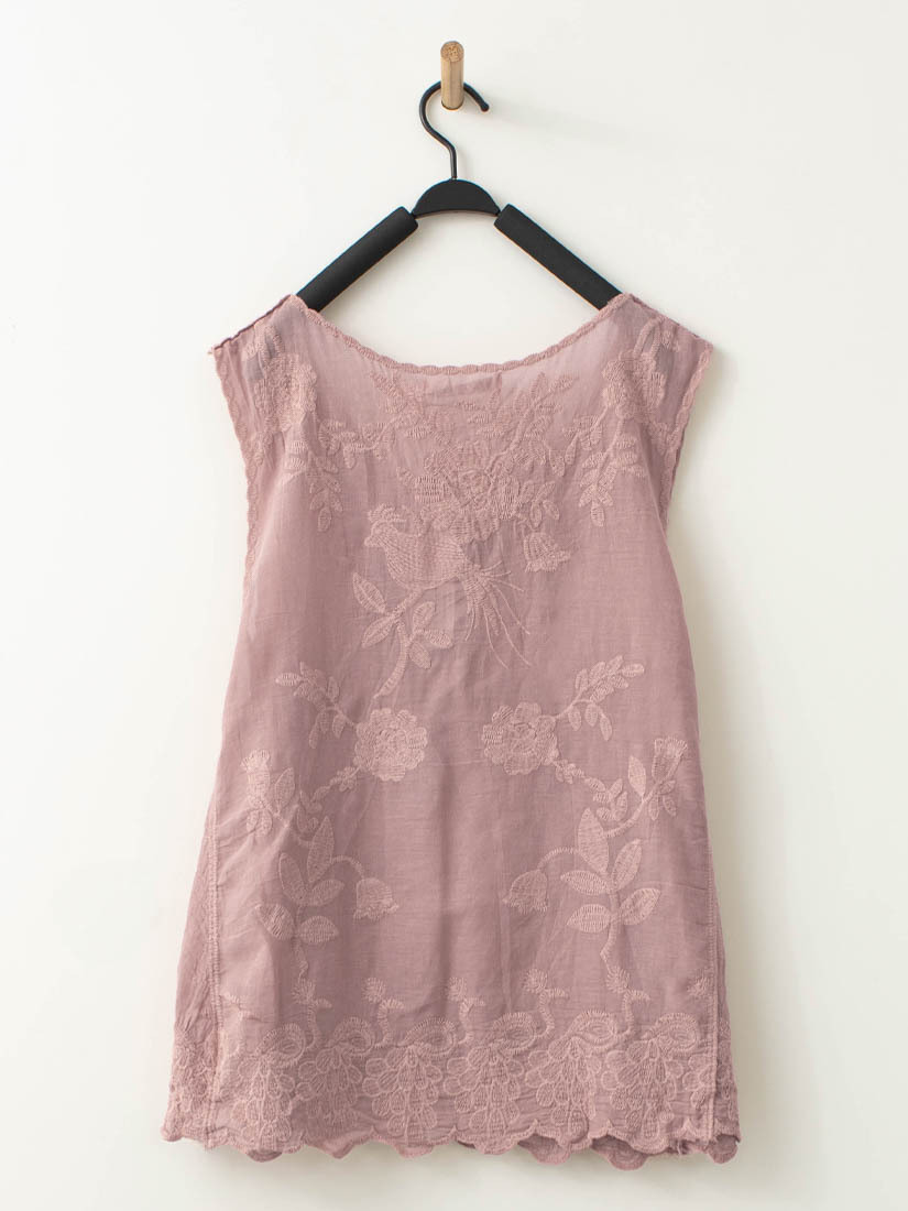 自然皺褶微透膚棉繡花背心