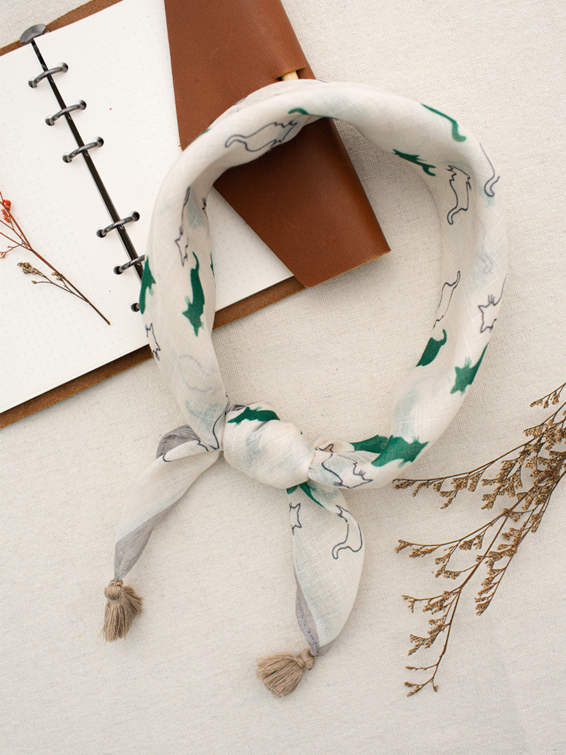 貓咪流蘇三角領巾