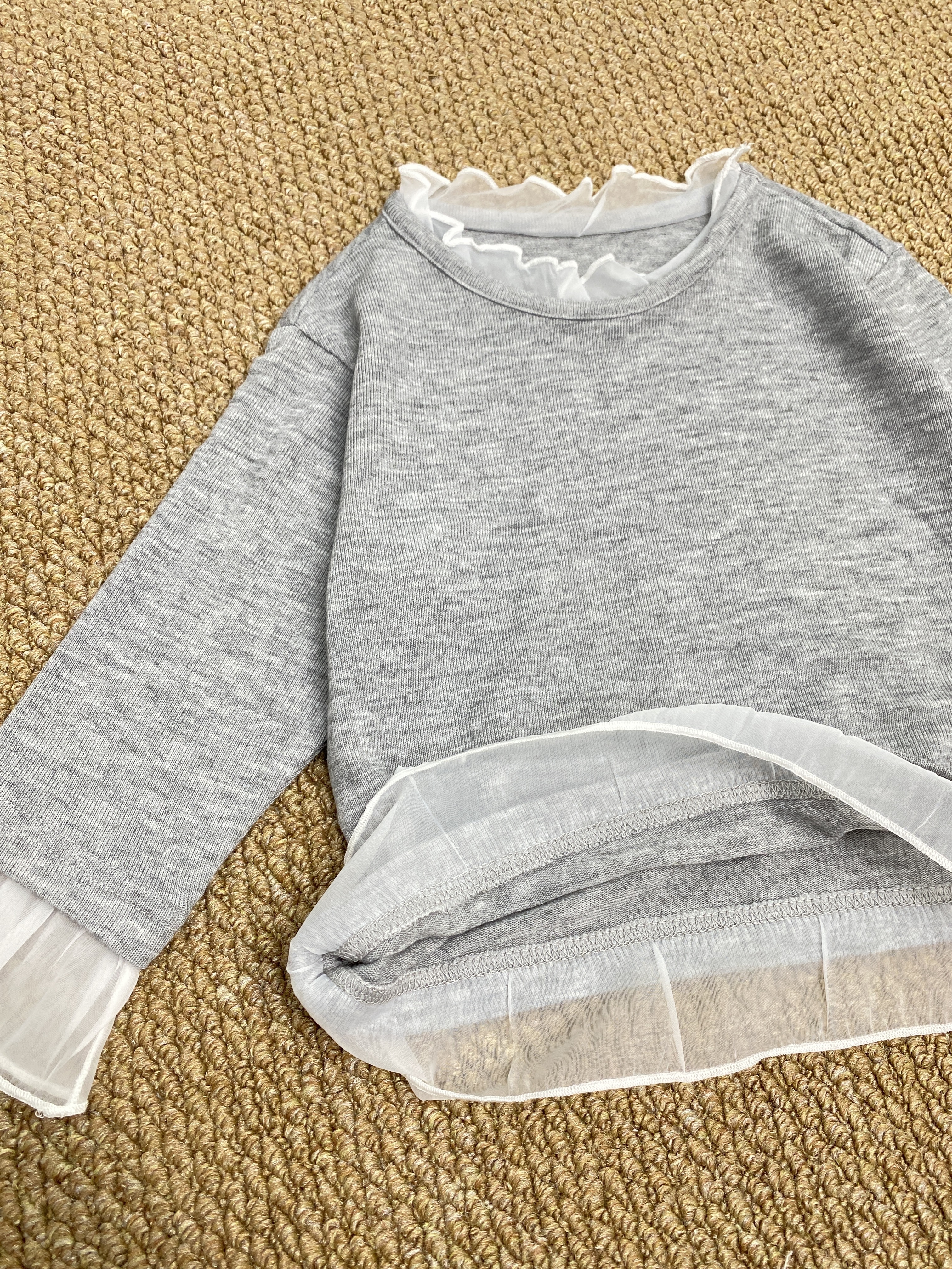 A04264柔軟拼紗層次上衣