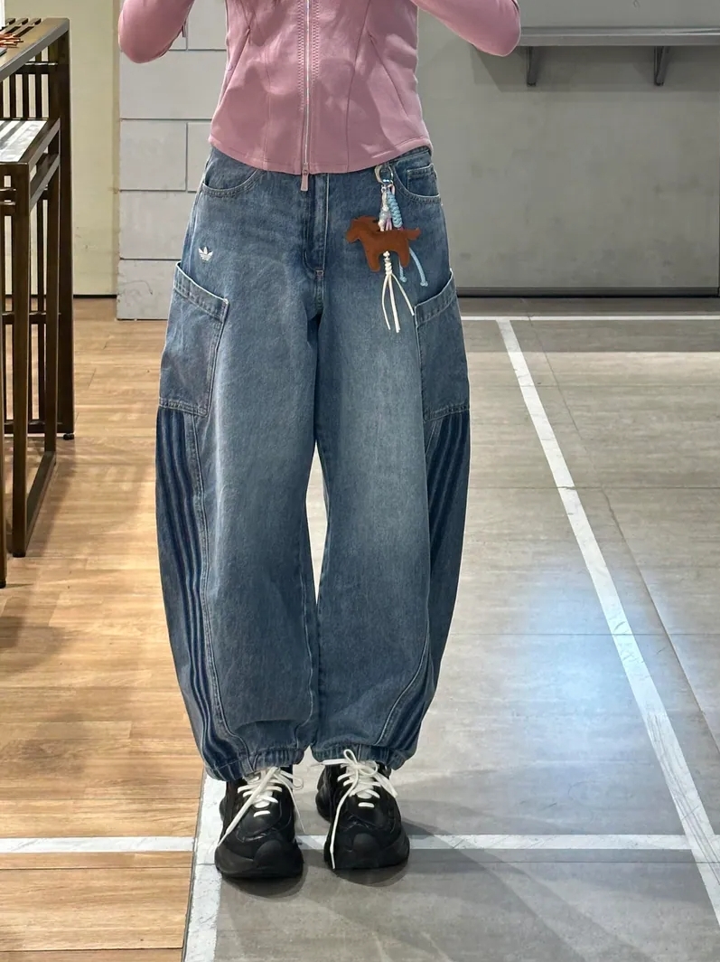 <國外限定>ADIDAS DENIM JOGGERS 寬鬆 高腰 口袋 彎刀 牛仔褲 KR2628