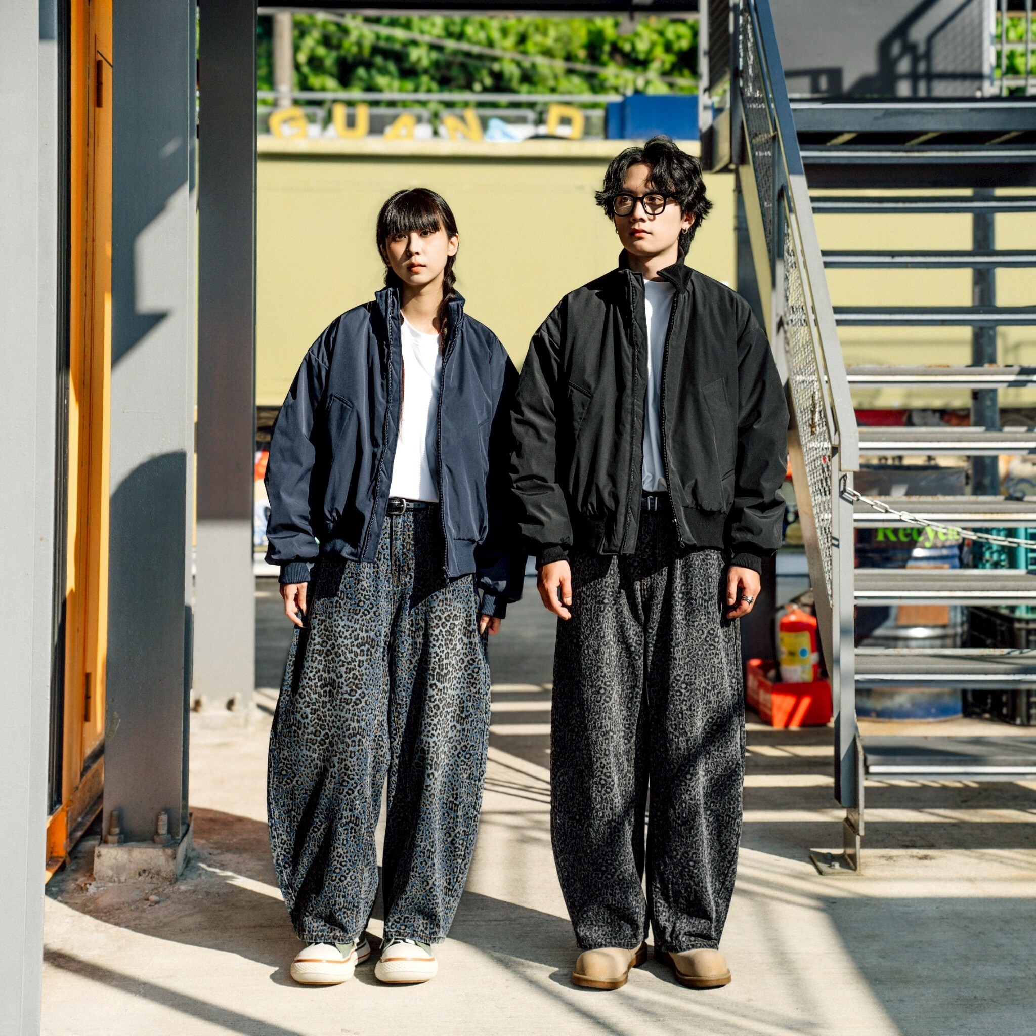 <台灣現貨>豹紋彎刀牛仔長褲 SB5828 二色