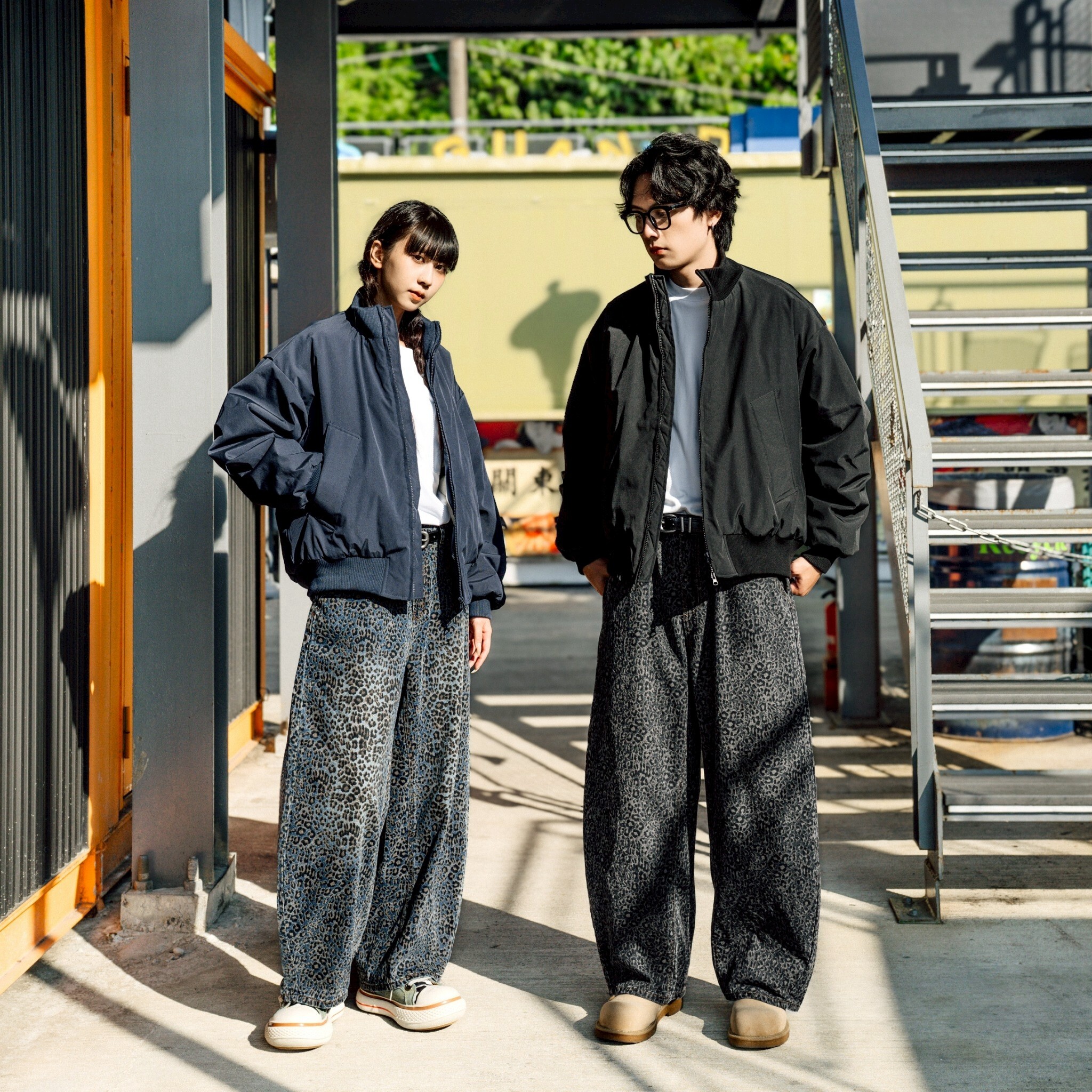 <台灣現貨>豹紋彎刀牛仔長褲 SB5828 二色