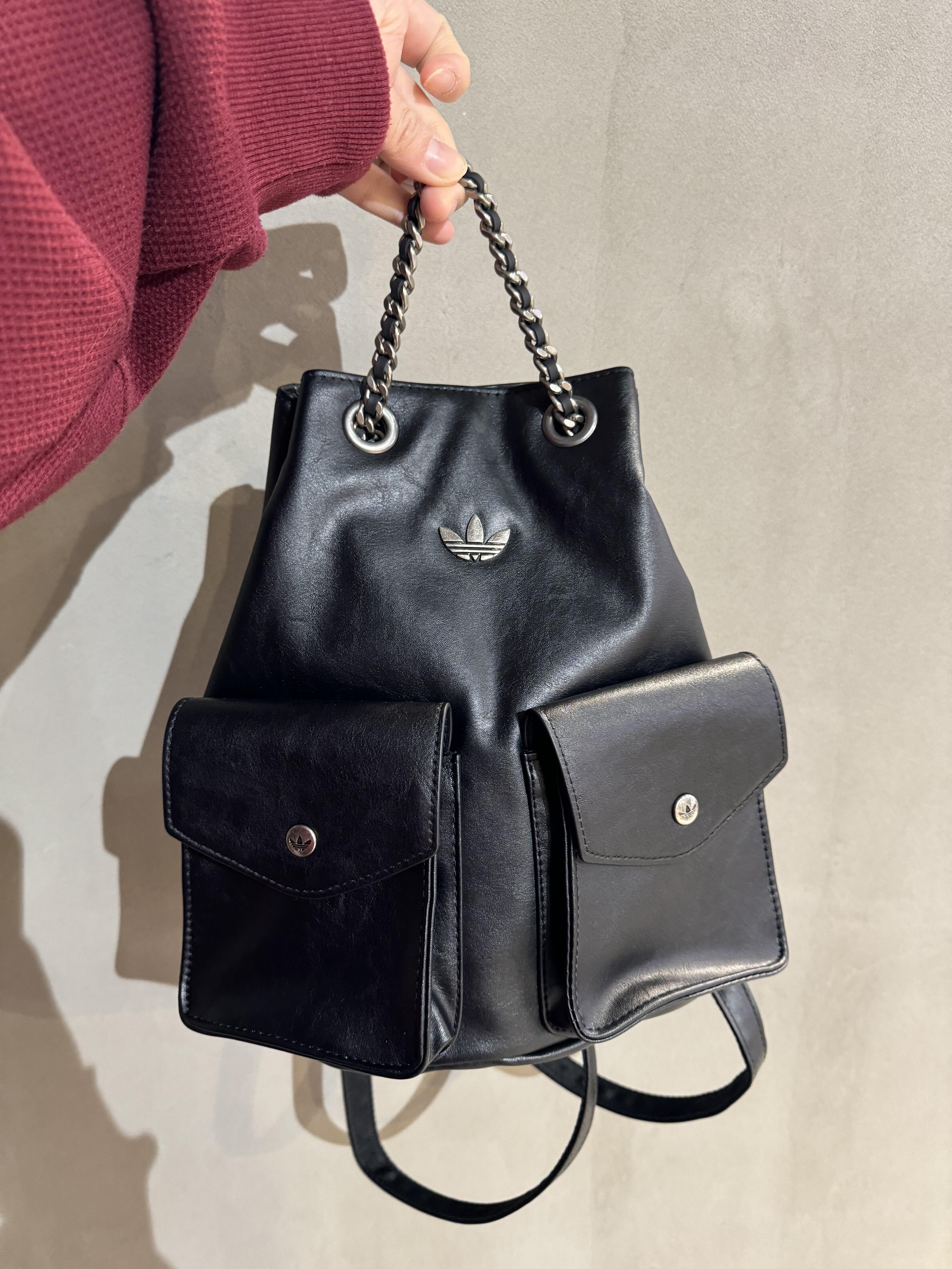 Adidas Originals FLIP 皮革大口袋雙肩包 小香風鏈條包 後背包 金屬鏈條 大容量 黑銀色  三葉草 KW4750/預購