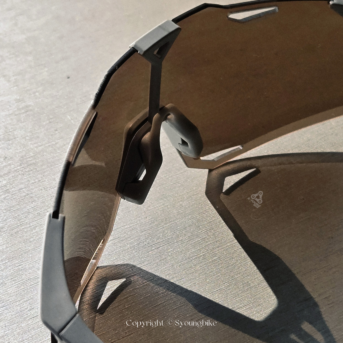 現貨【100%】Hypercraft® 自行車輕量風鏡 / 灰框 灰棕片（附透明片）