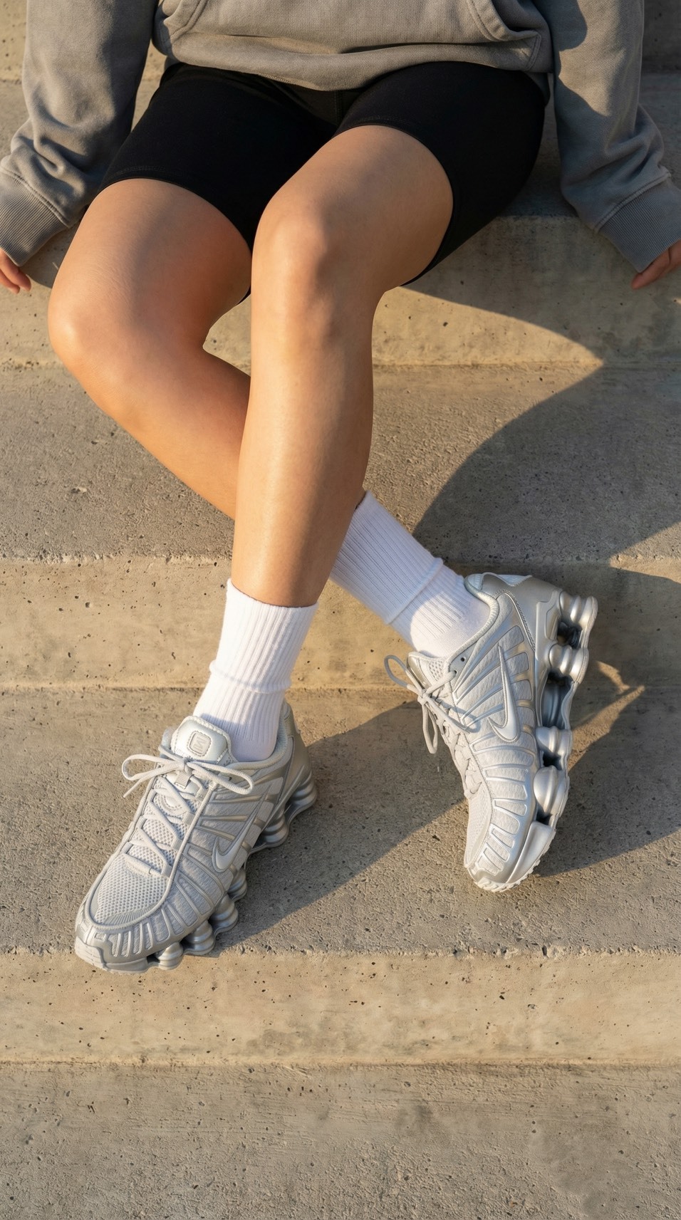Nike Shox TL "Photon Dust" 液態銀 彈簧鞋 女鞋