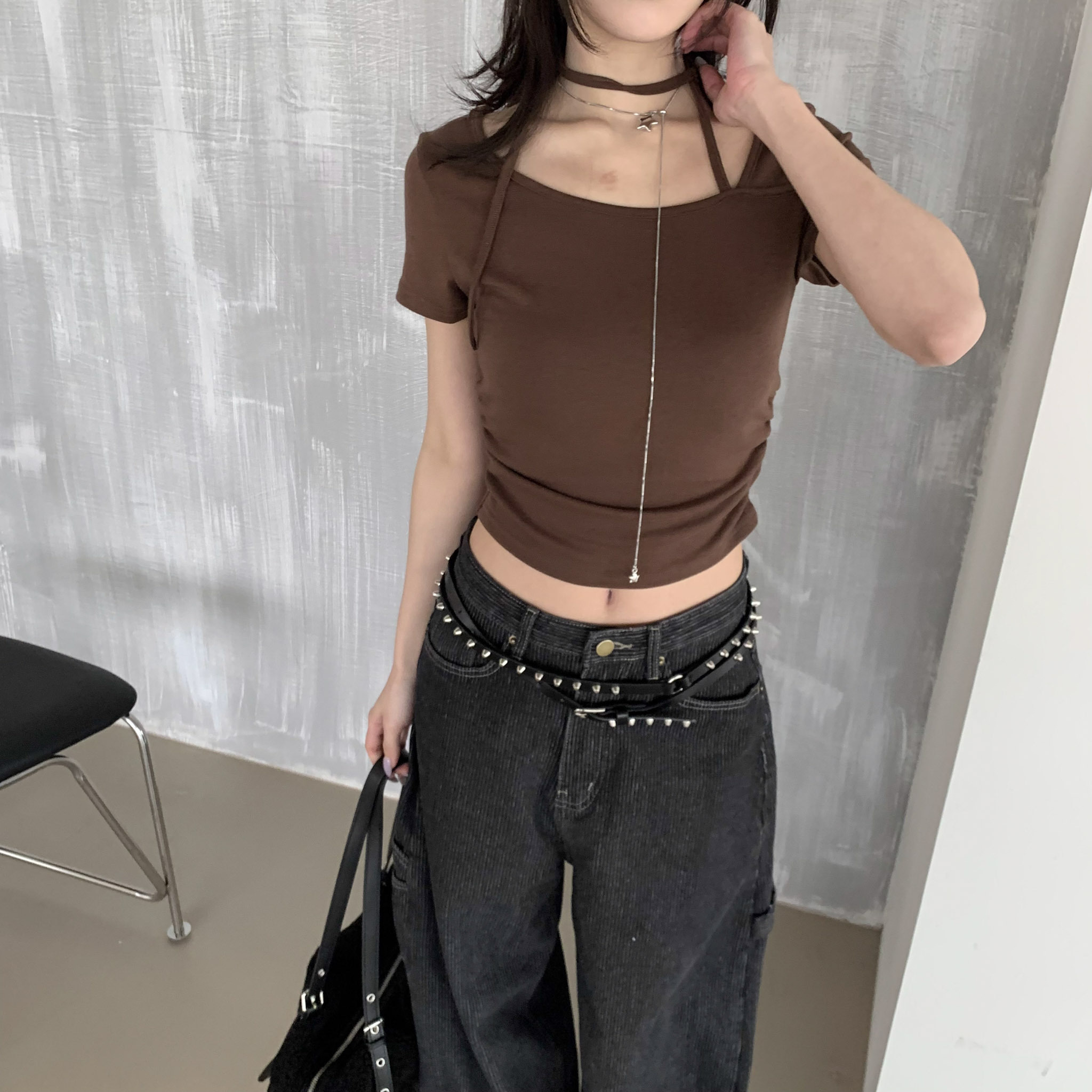 ISA_野蠻女友 欲擒故縱領側抓皺繞脖上衣_61045