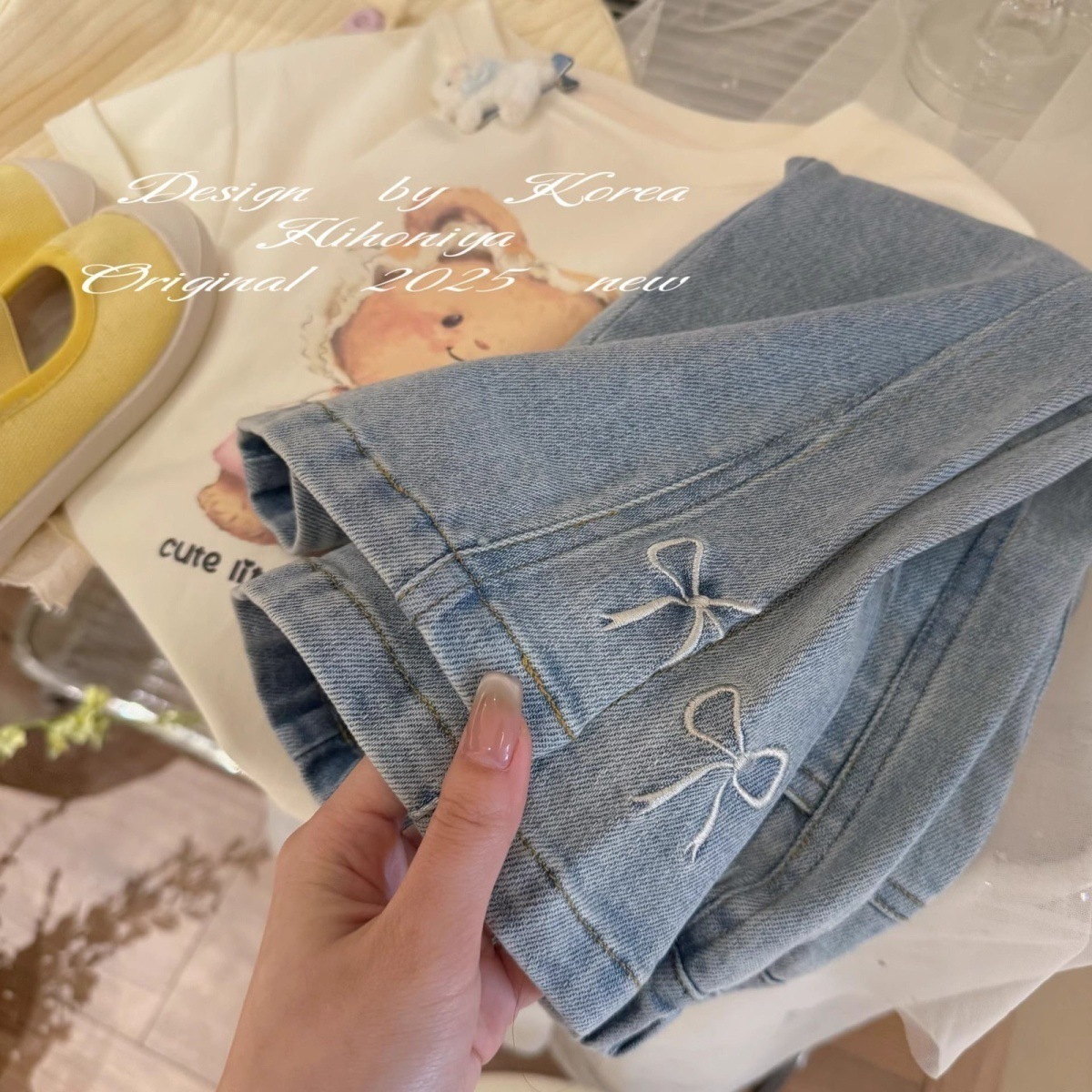 《2815》側邊刺繡蝴蝶結微喇叭牛仔褲(100-160)