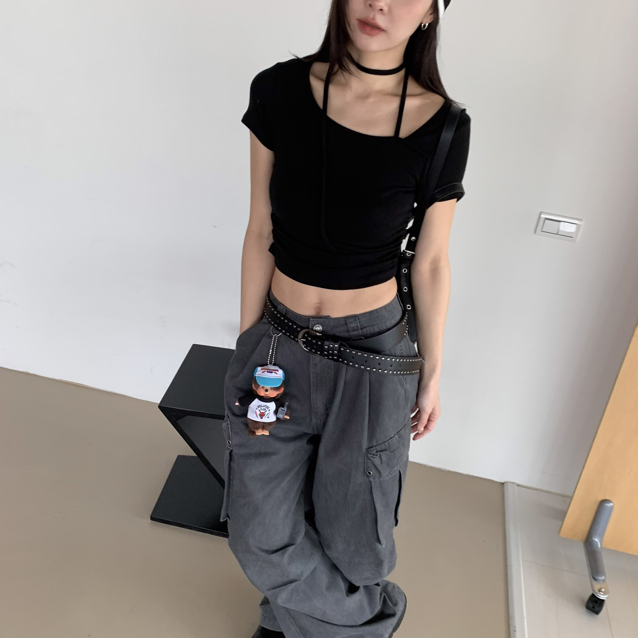 ISA_野蠻女友 欲擒故縱領側抓皺繞脖上衣_61045