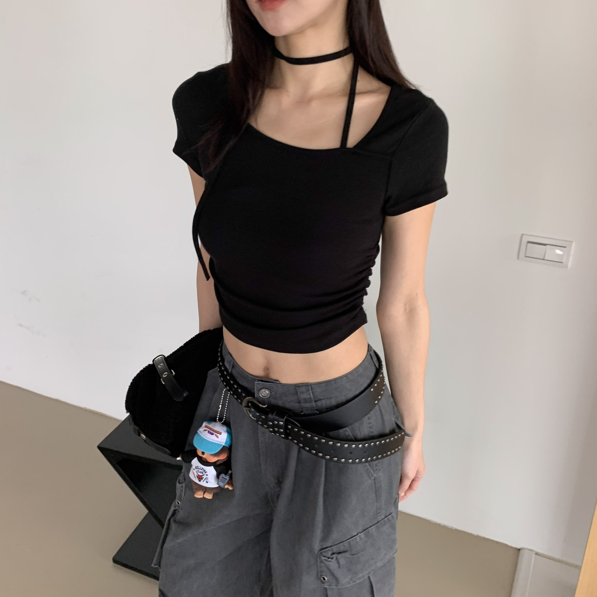 ISA_野蠻女友 欲擒故縱領側抓皺繞脖上衣_61045
