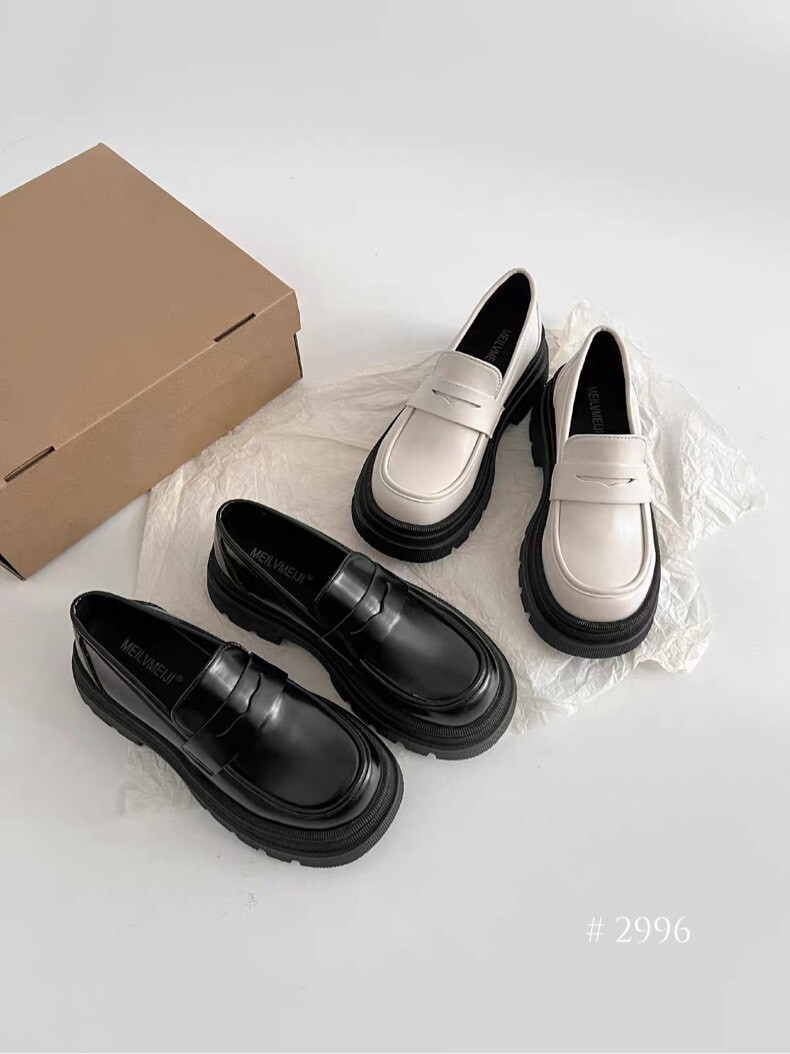 經典厚底樂福鞋 RW2996