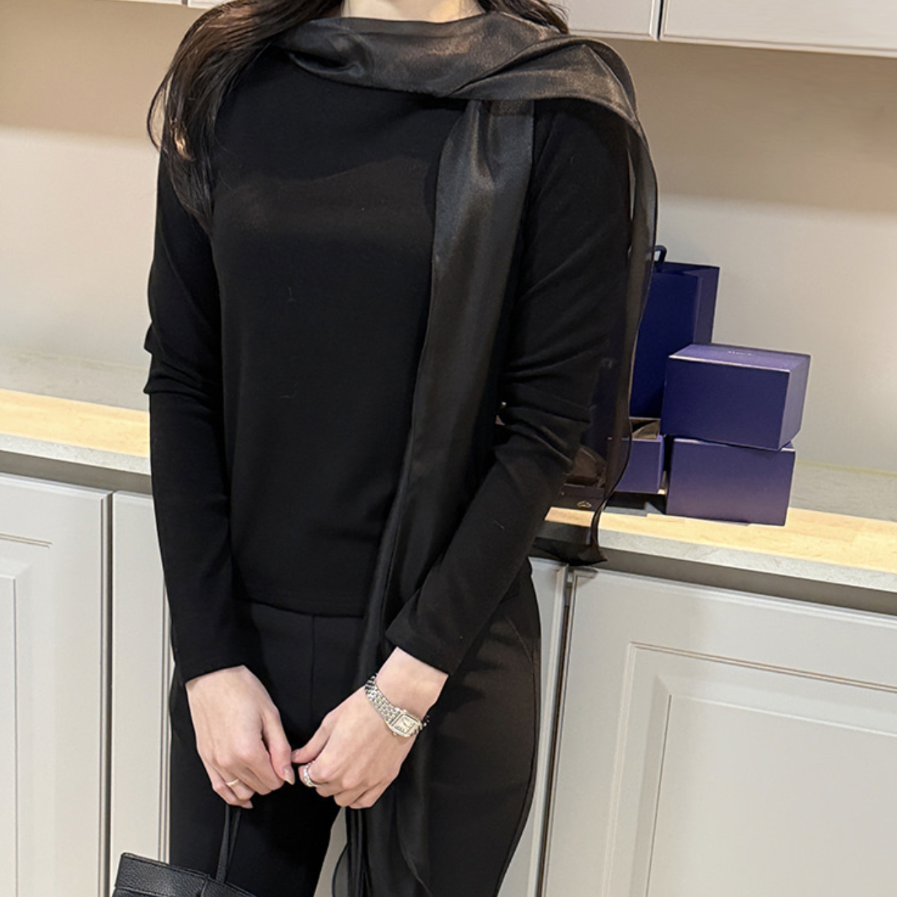 同色系歐根紗繞脖絲巾造型長袖上衣 / 2色