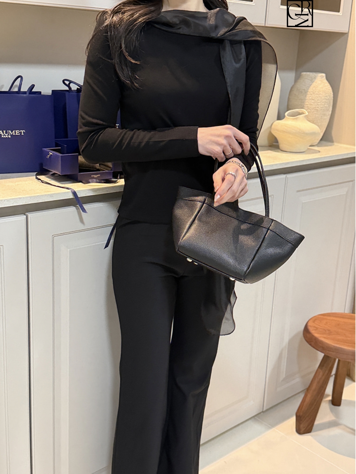 同色系歐根紗繞脖絲巾造型長袖上衣 / 2色