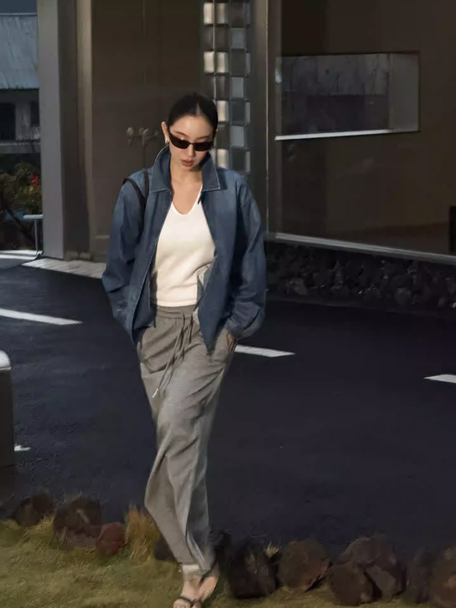 復古刷色翻領拉鍊牛仔外套-S-L (Elegant & Love)