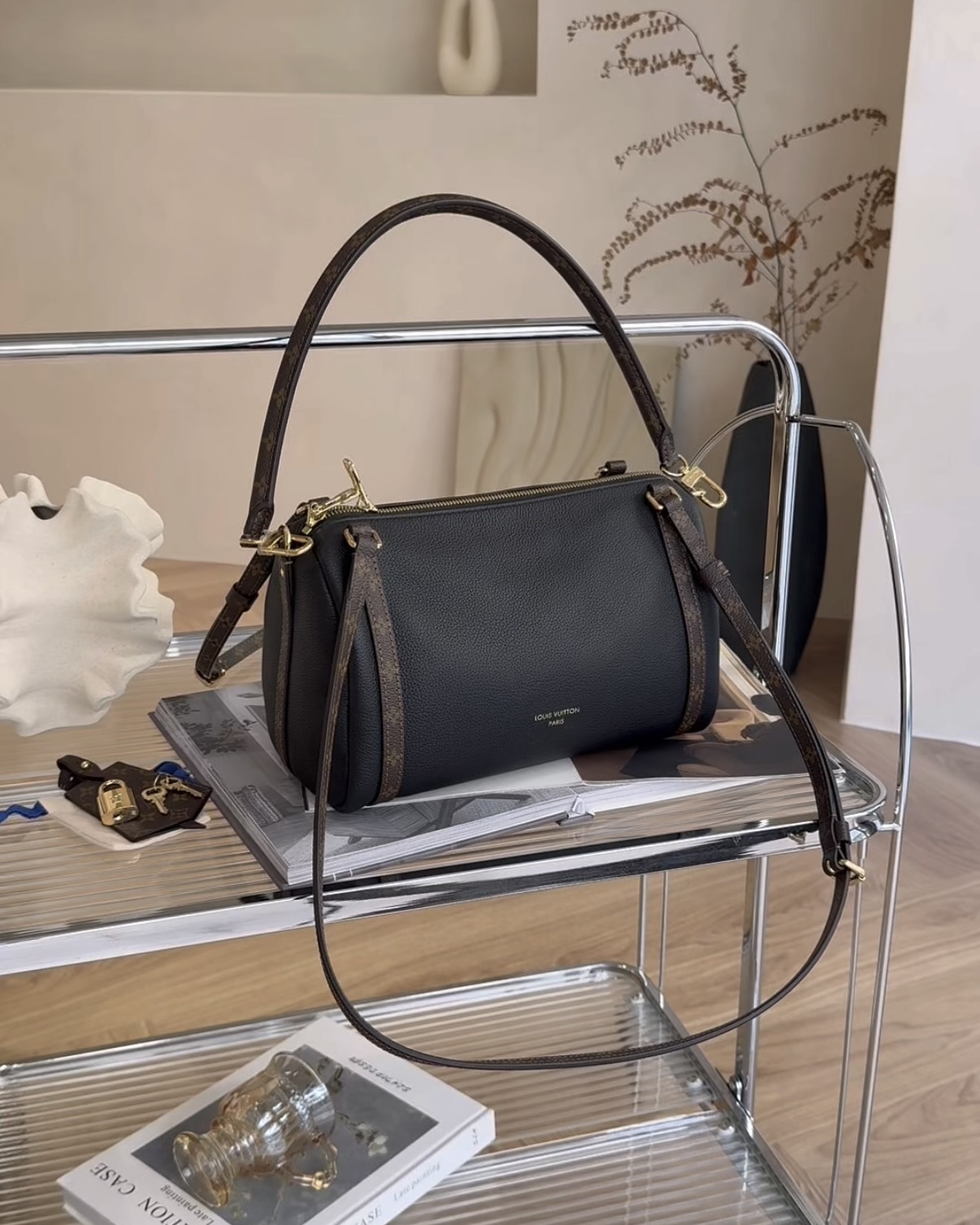 LV｜EXPRESS PM 鎖頭肩背包 黑色 M26039