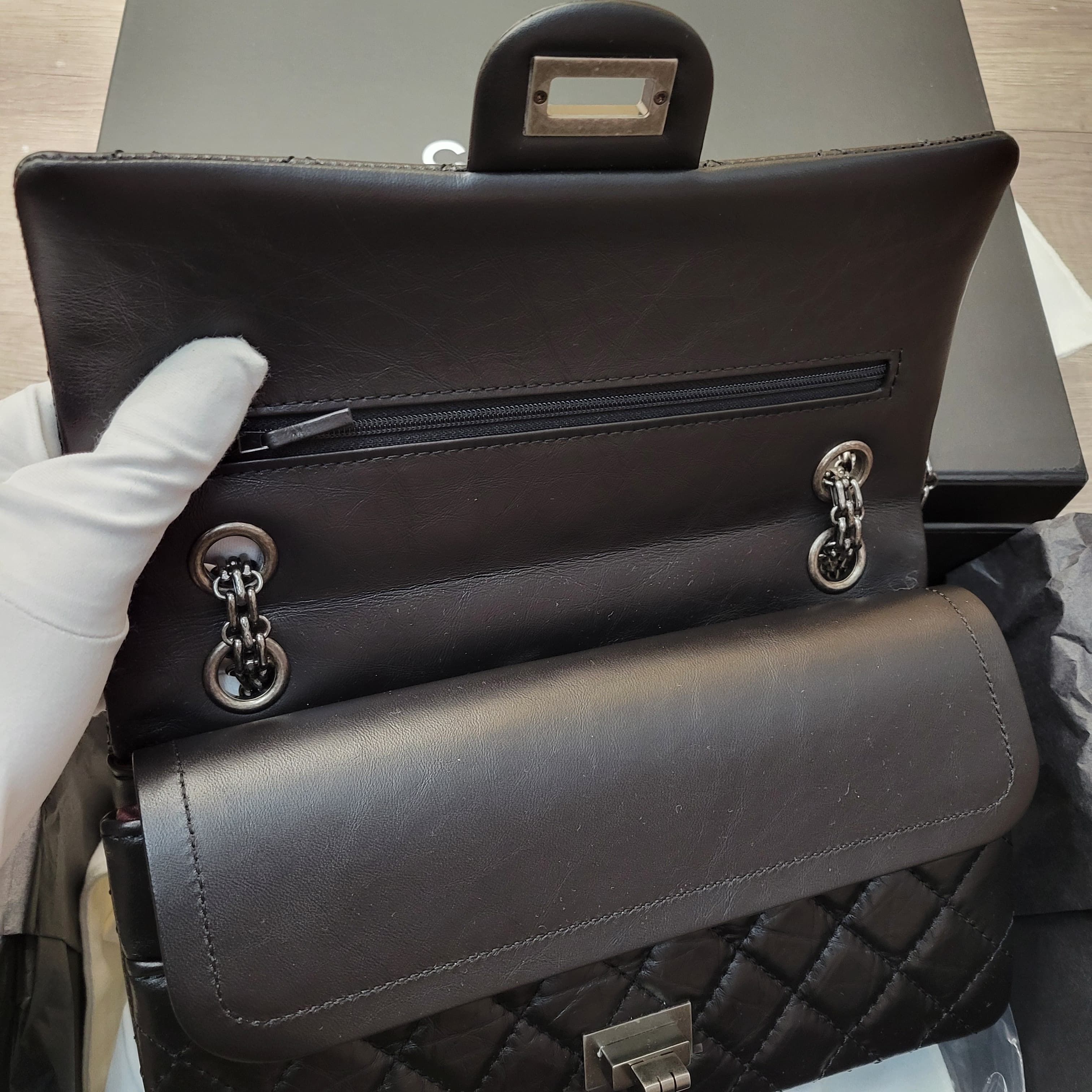 UNUSED CHANEL A37586 2.55 SMALL BLACK SILVER 黑銀