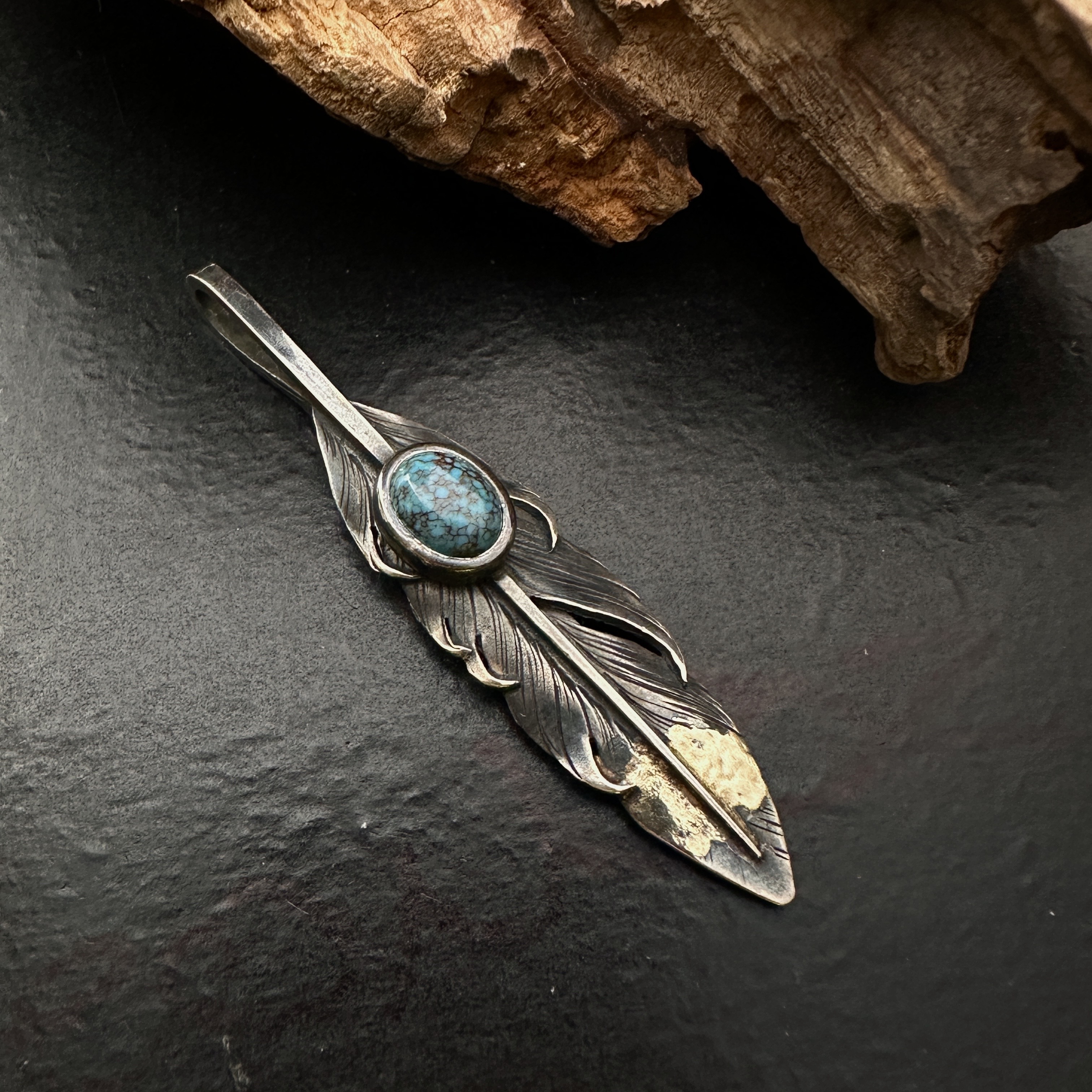 *Black Venom Jewelry- Freedom & Prayer M(6cm) 18K鎏金硫化羽毛鑲埃及松石