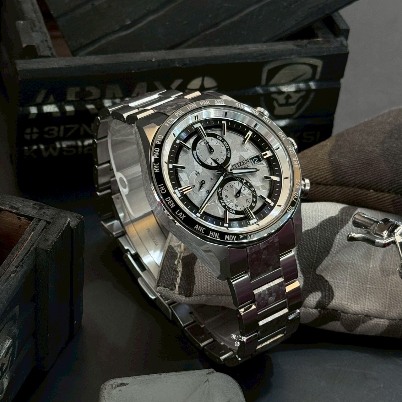 【CITIZEN 星辰】限量鉑金閃耀鈦金屬光動能電波男錶AT8284-61A 42mm 現代鐘錶