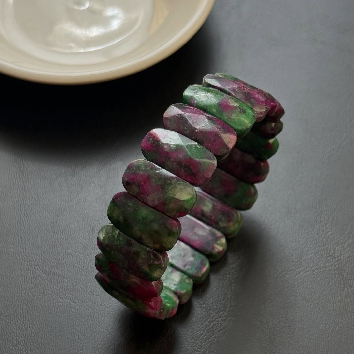 [原石] 紅寶黝簾石 水晶手排