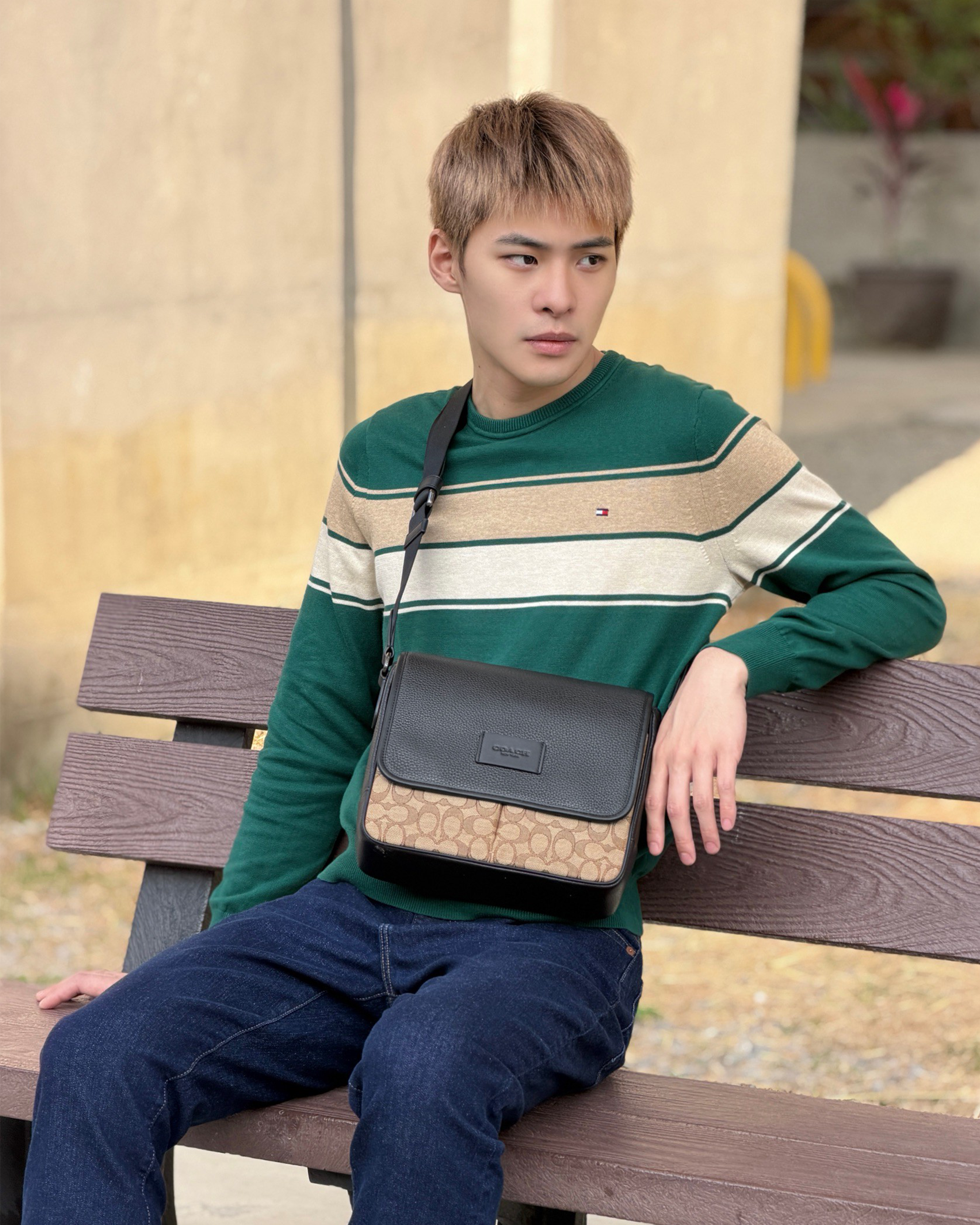 Coach Sprint 布面滿版 翻蓋式 斜背包 方包