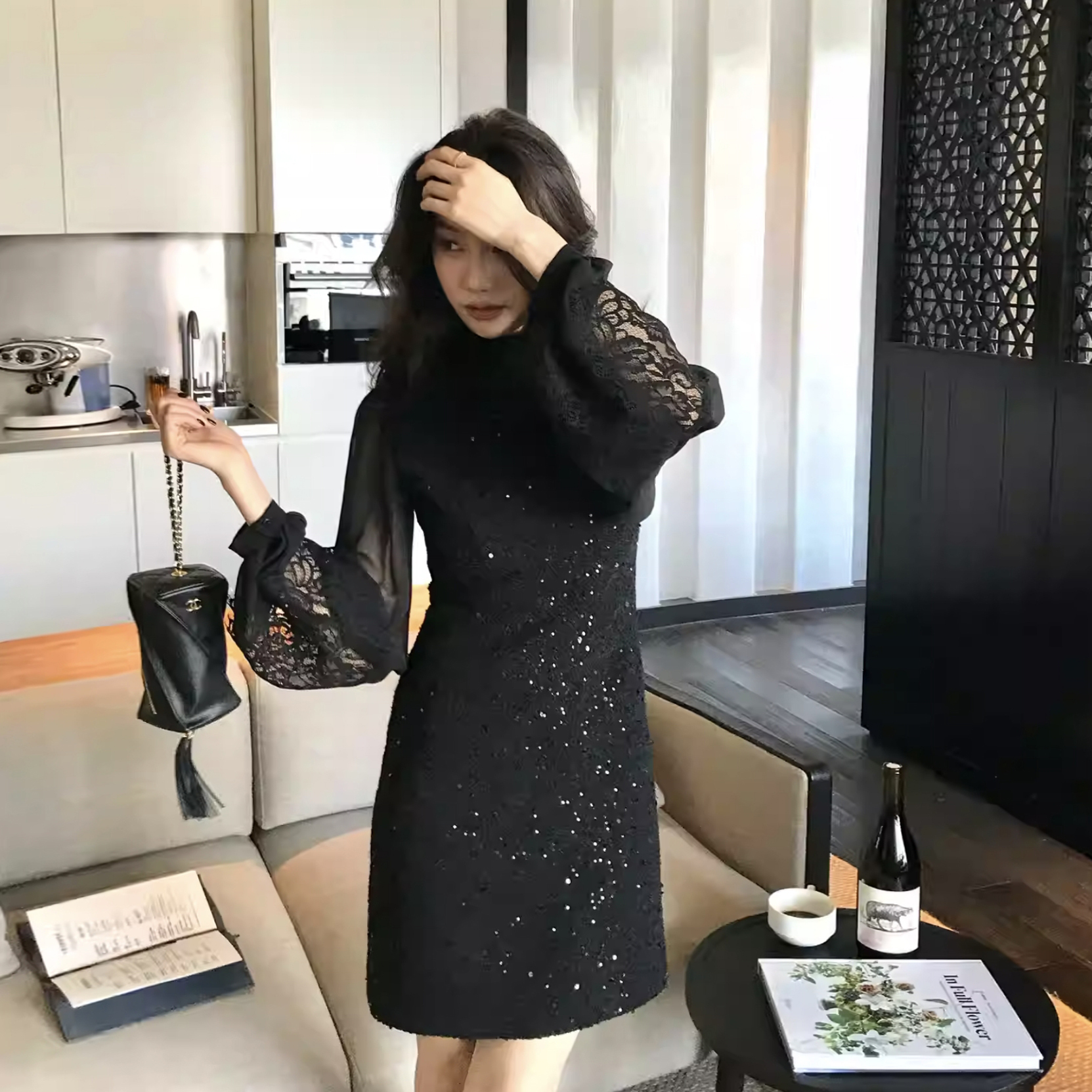 經典黑閃閃亮片蕾絲透膚澎澎袖短洋裝-S-XL (Elegant & Love)