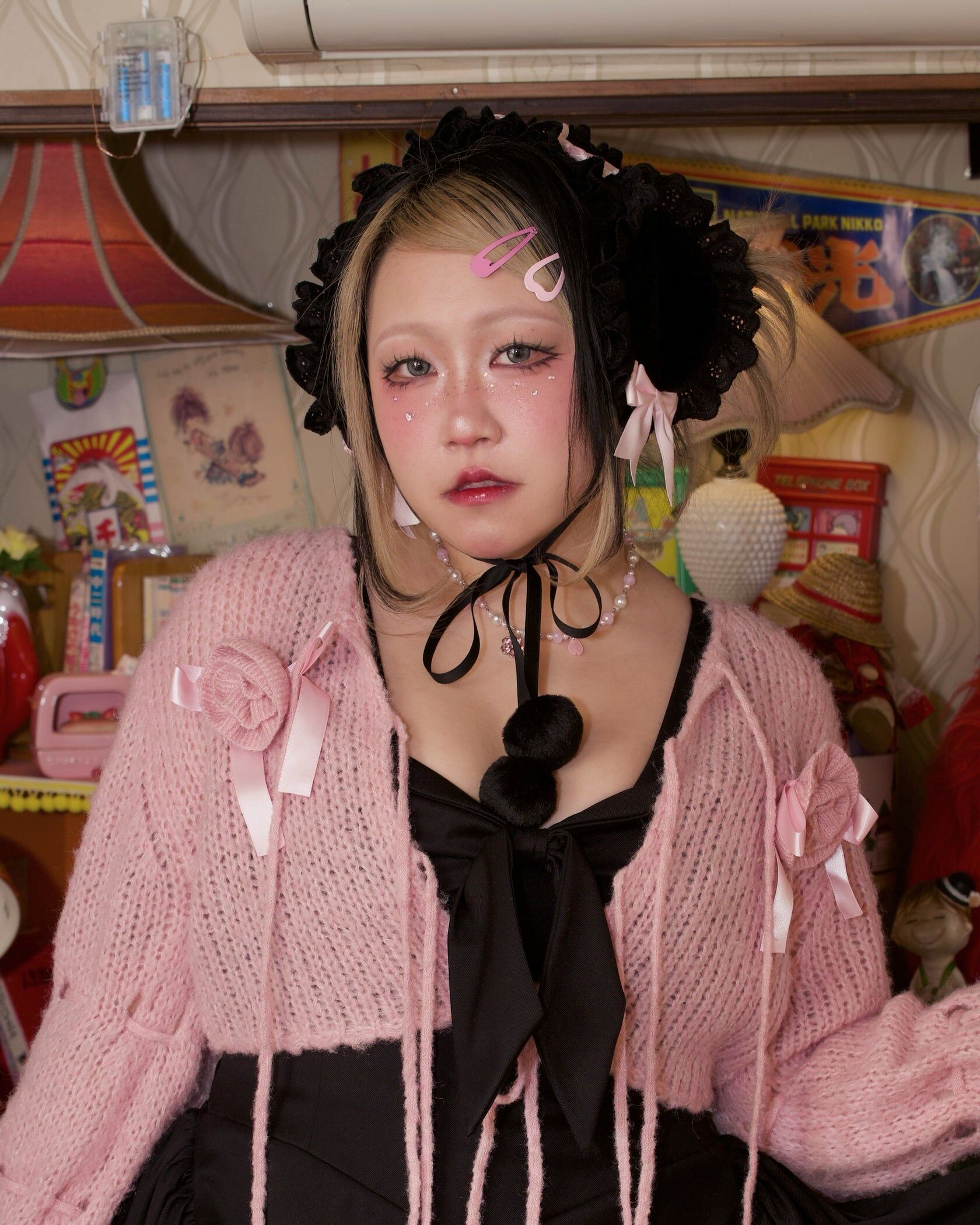 Winterbelle's Bow Ear Warmer - Black x PinkWNTRBELLEWM-BLK