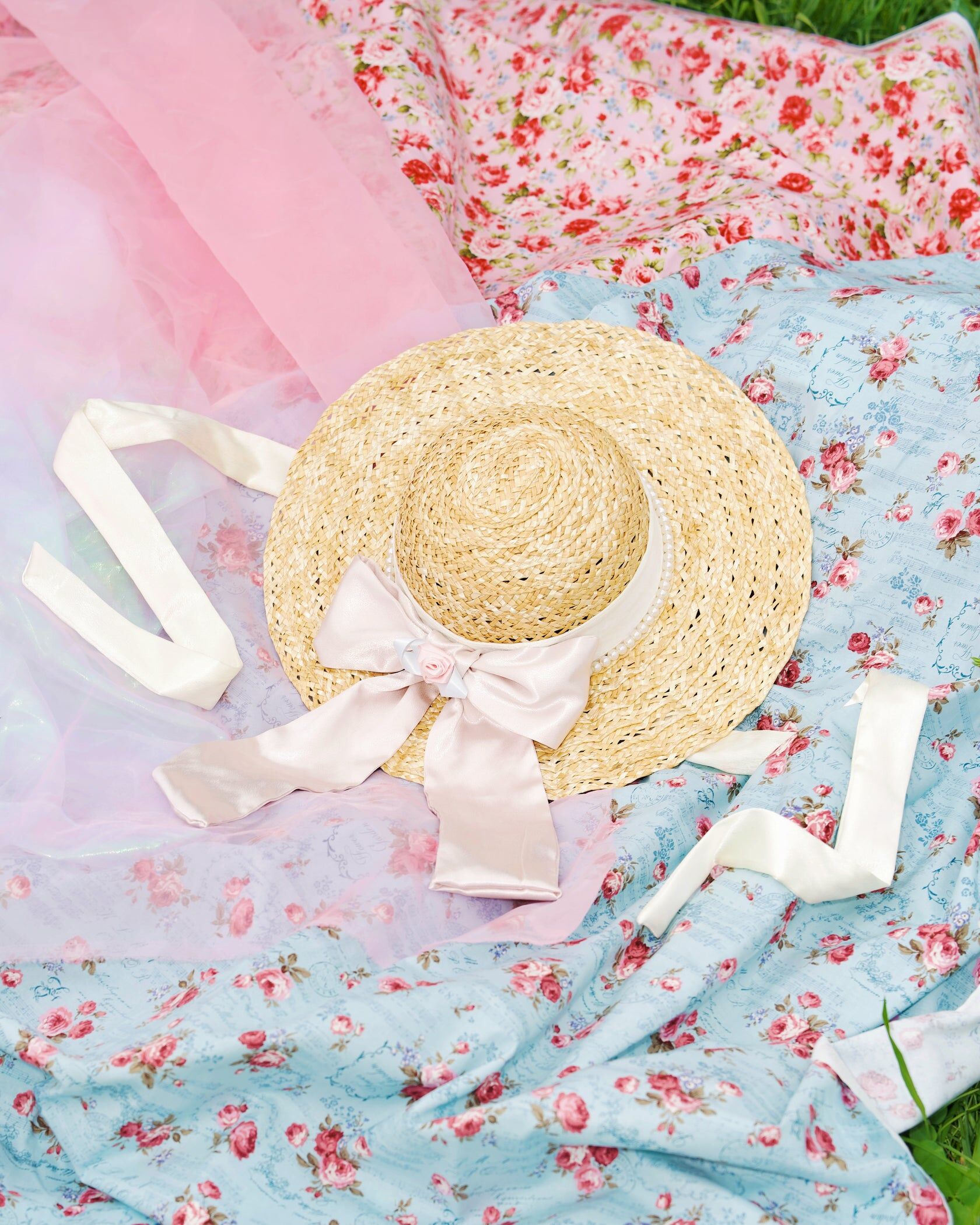 Château Ruffle Straw Hat White RibbonSTRWHTWHT