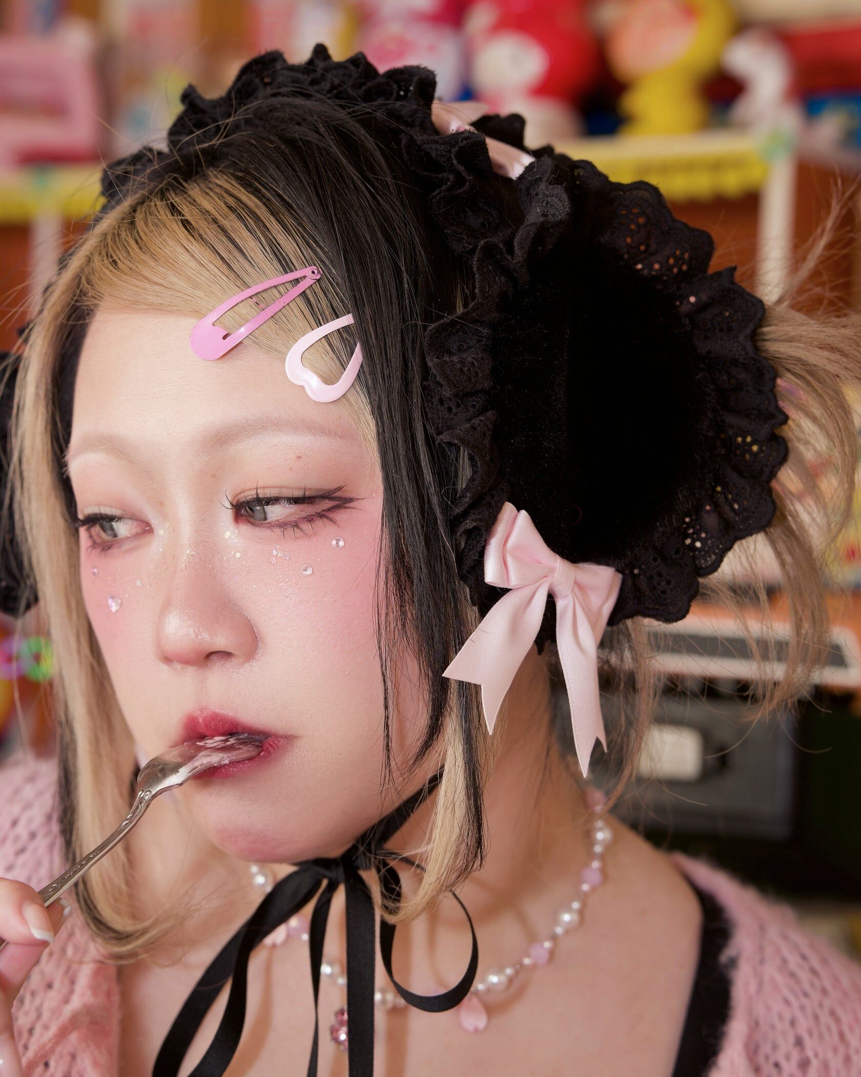 Winterbelle's Bow Ear Warmer - Black x PinkWNTRBELLEWM-BLK