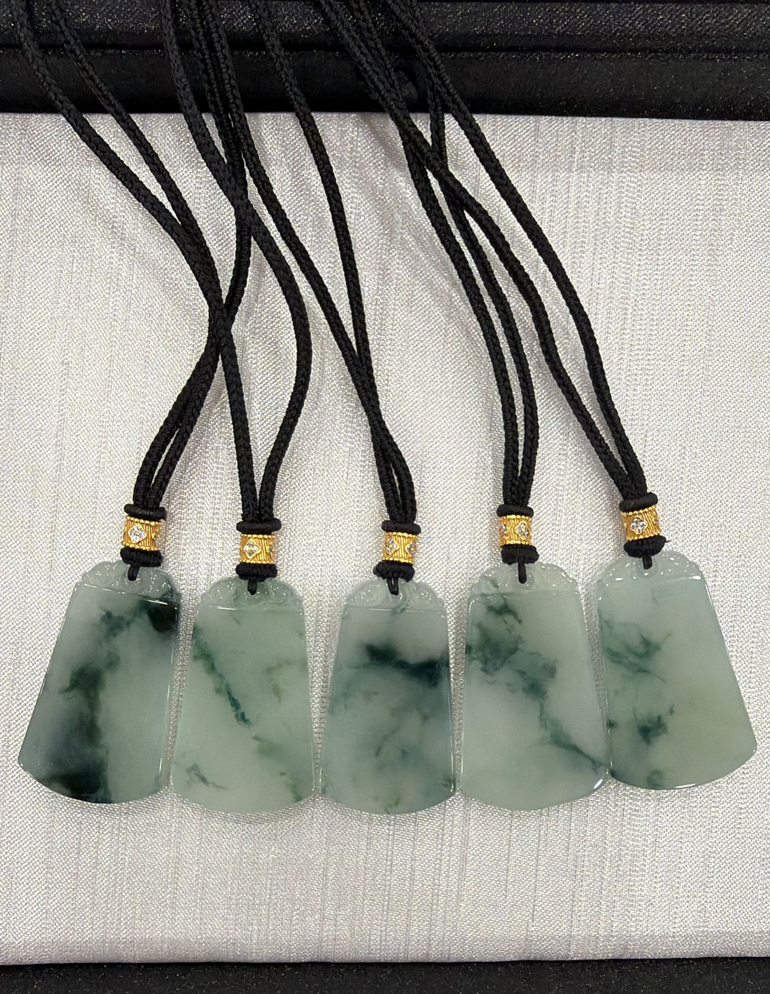 PV28 飄花無事牌頸繩 (JD7997) **連證書