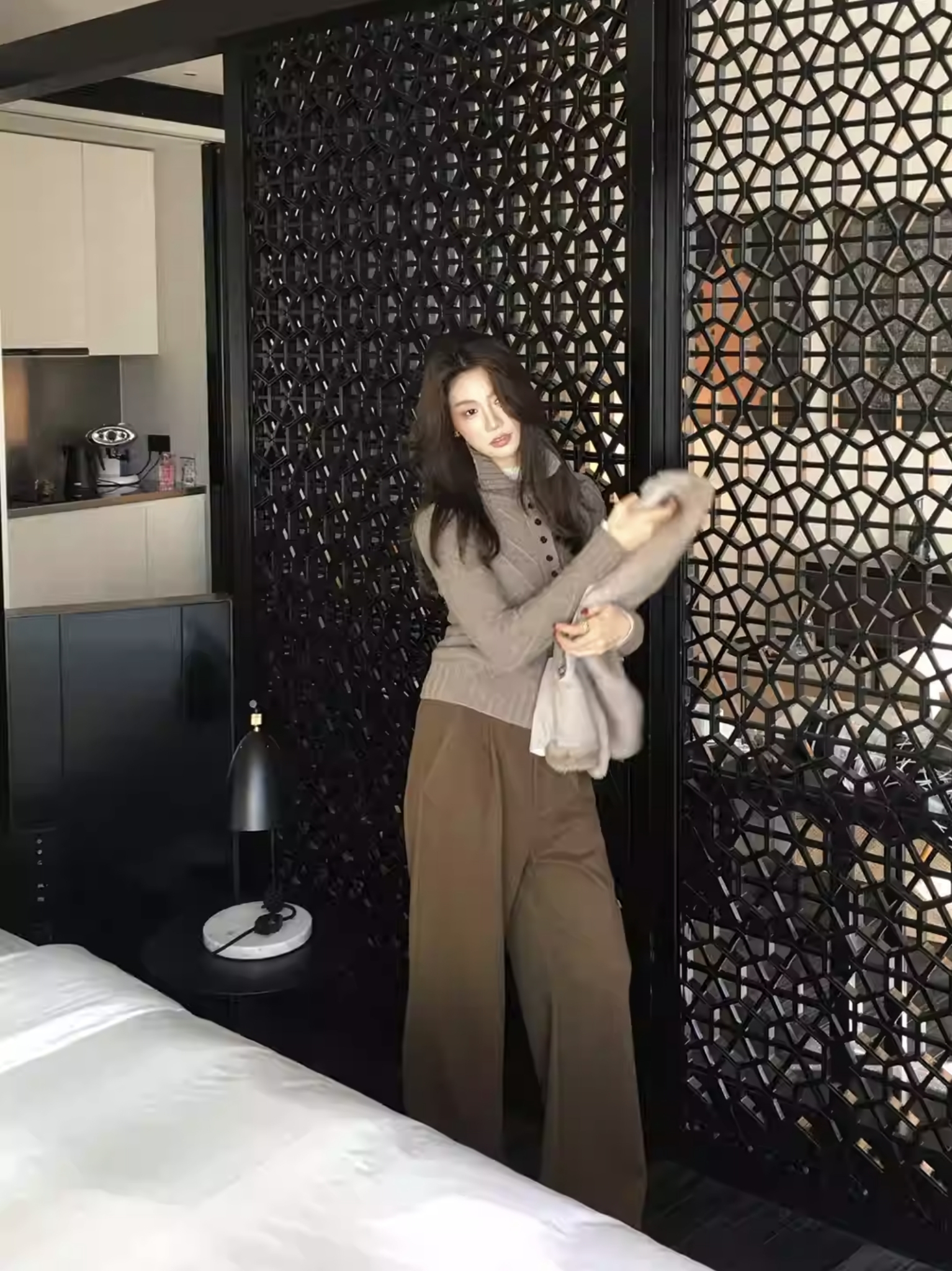 焦糖咖腰頭皮帶造型直筒西裝褲長褲-S-XXL (Elegant & Love)