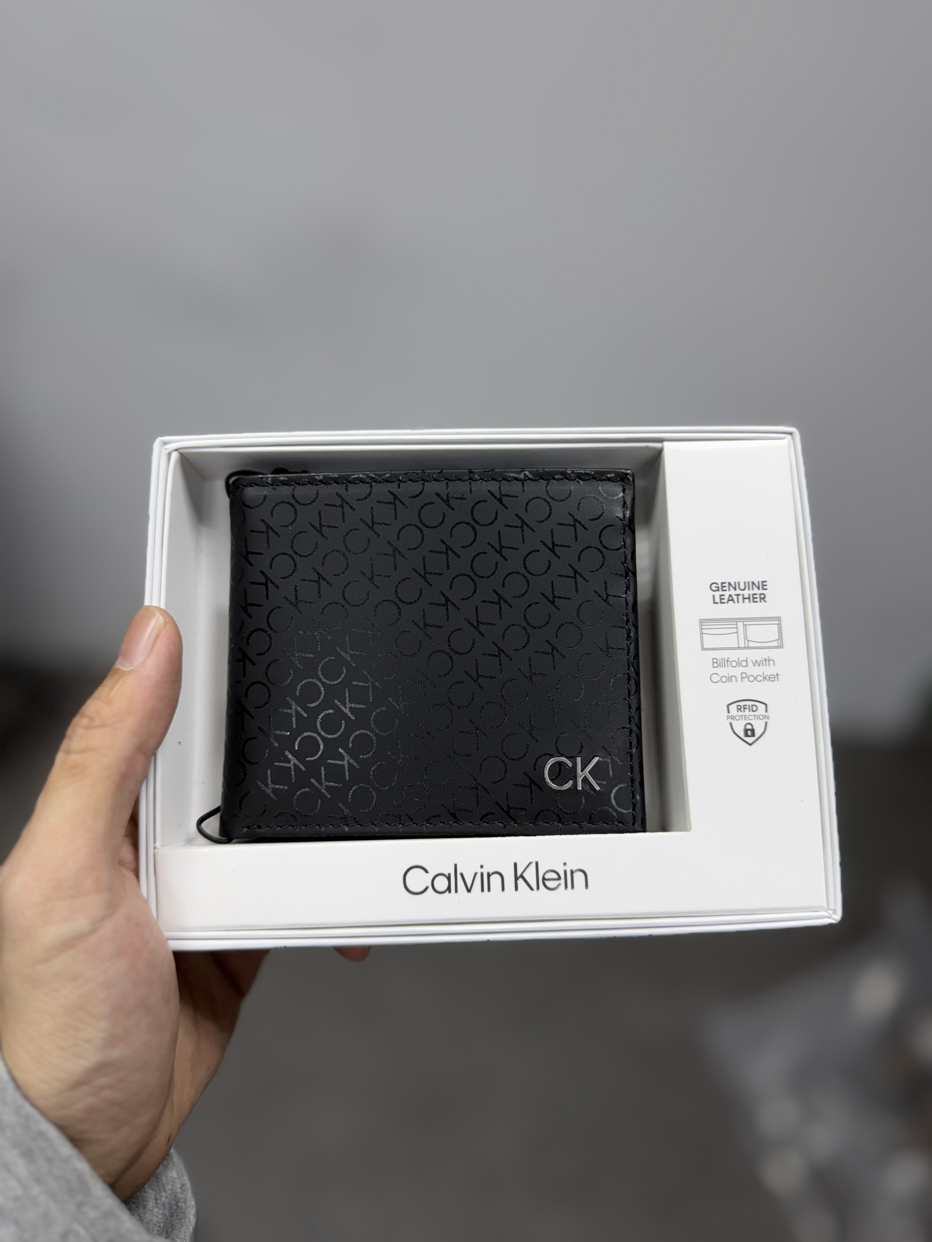 Calvin Klein CK 亮光滿版字母 零錢袋 短夾