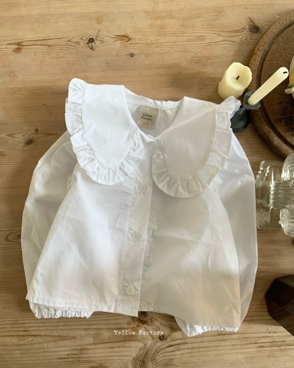 正韓春yellowfactory 優雅白/兔兔草莓荷葉襯衫