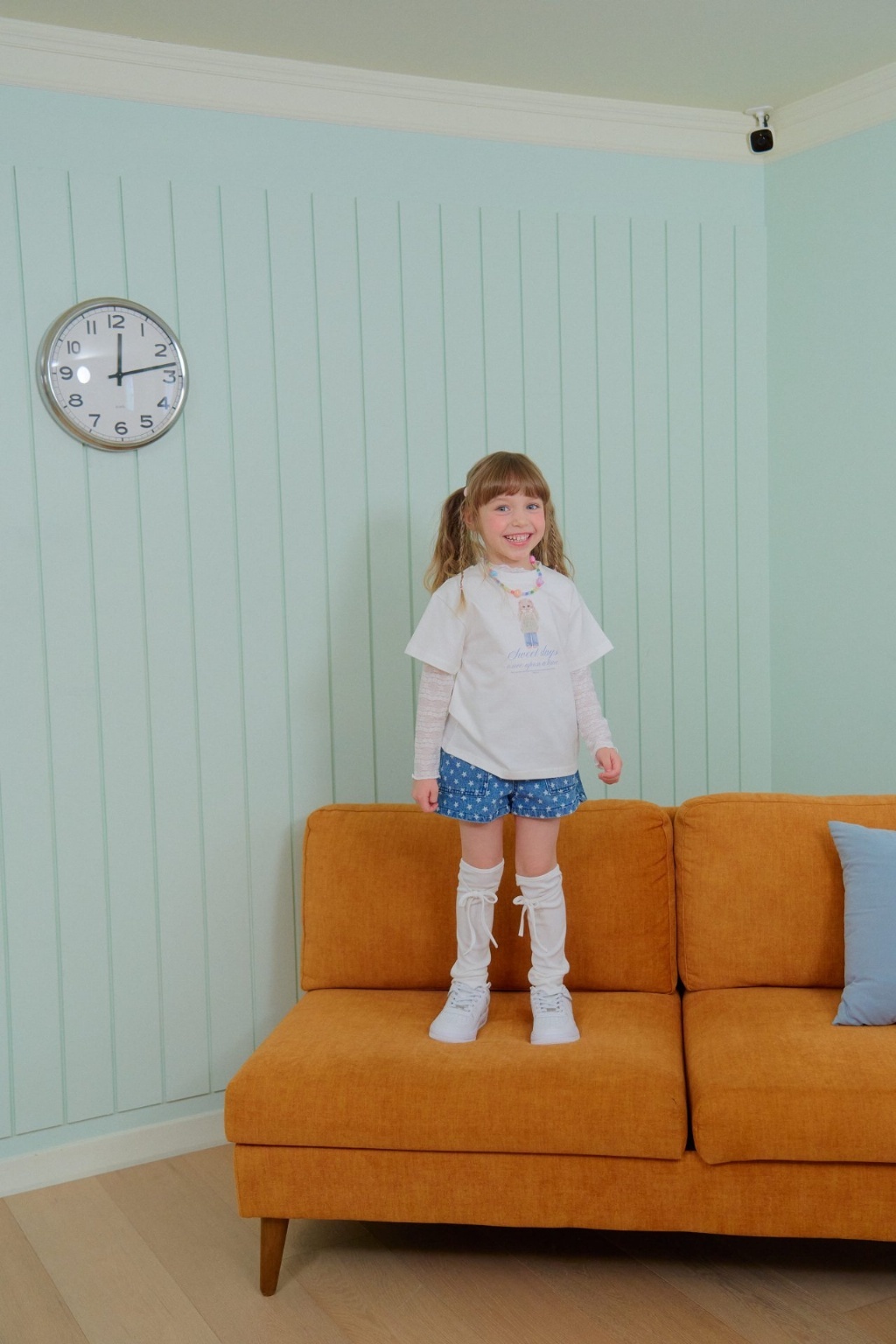 正韓春Chouchoushasha 星星牛仔短褲