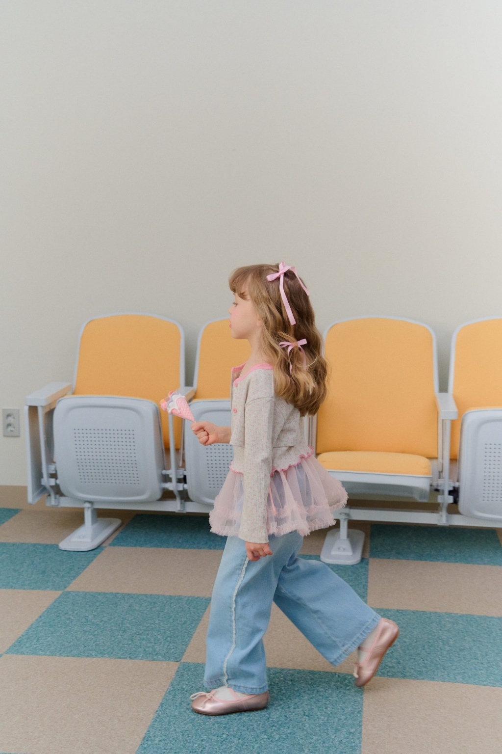 正韓春Chouchoushasha 側蕾絲牛仔長褲